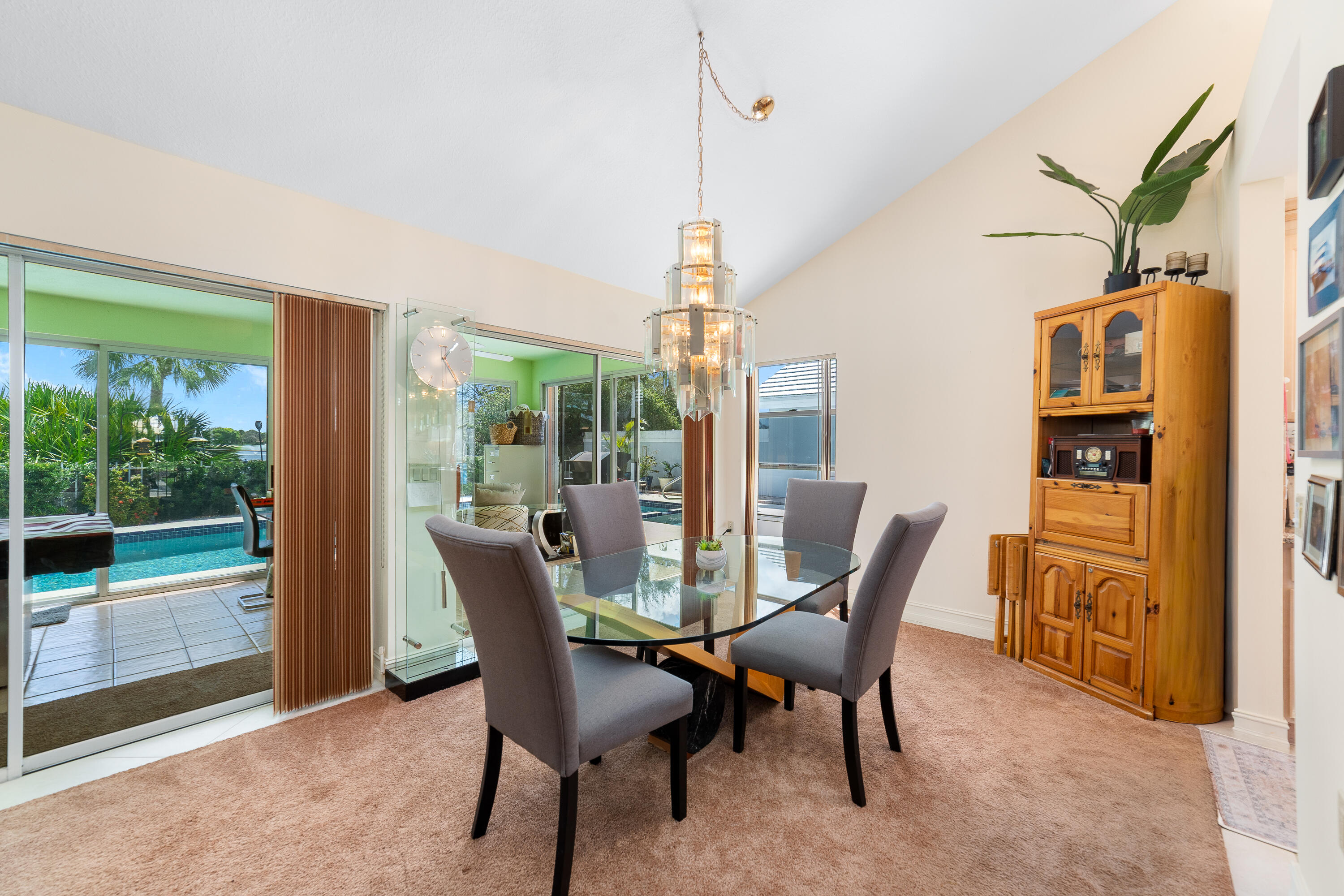 2370 Saratoga Bay Drive Property Photo 13