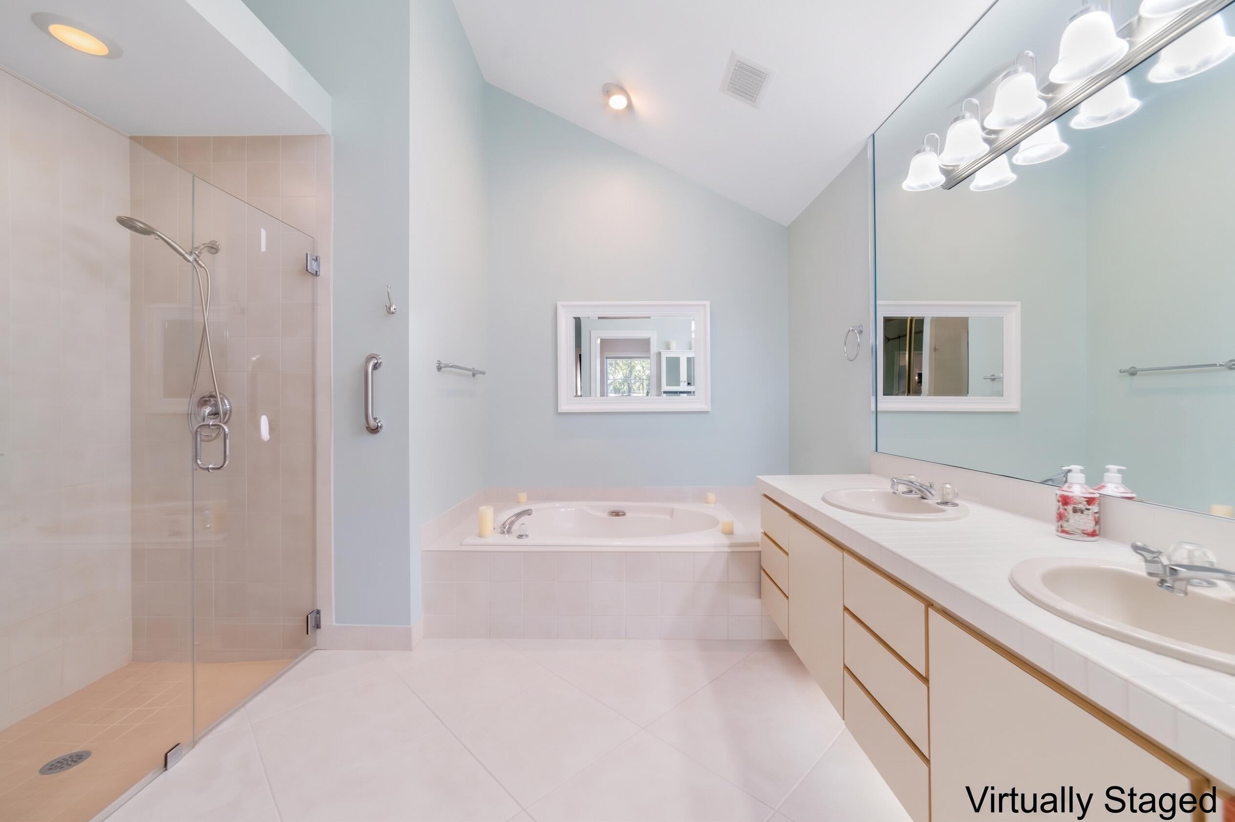 2370 Saratoga Bay Drive Property Photo 19