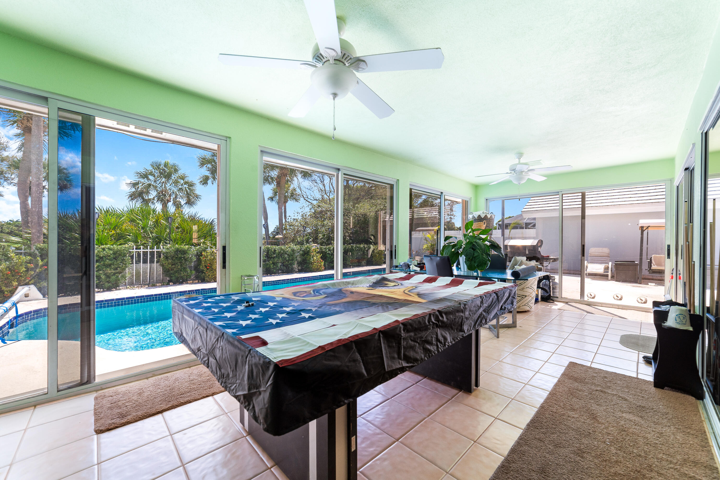 2370 Saratoga Bay Drive Property Photo 23