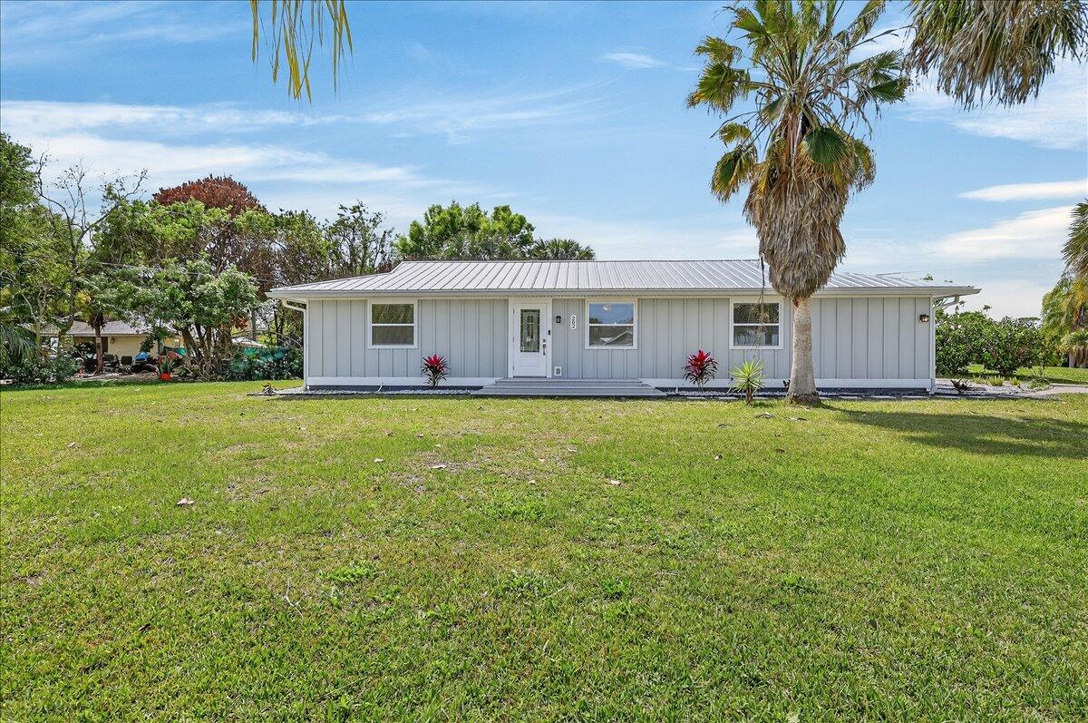 262 Easy Street Property Photo 1