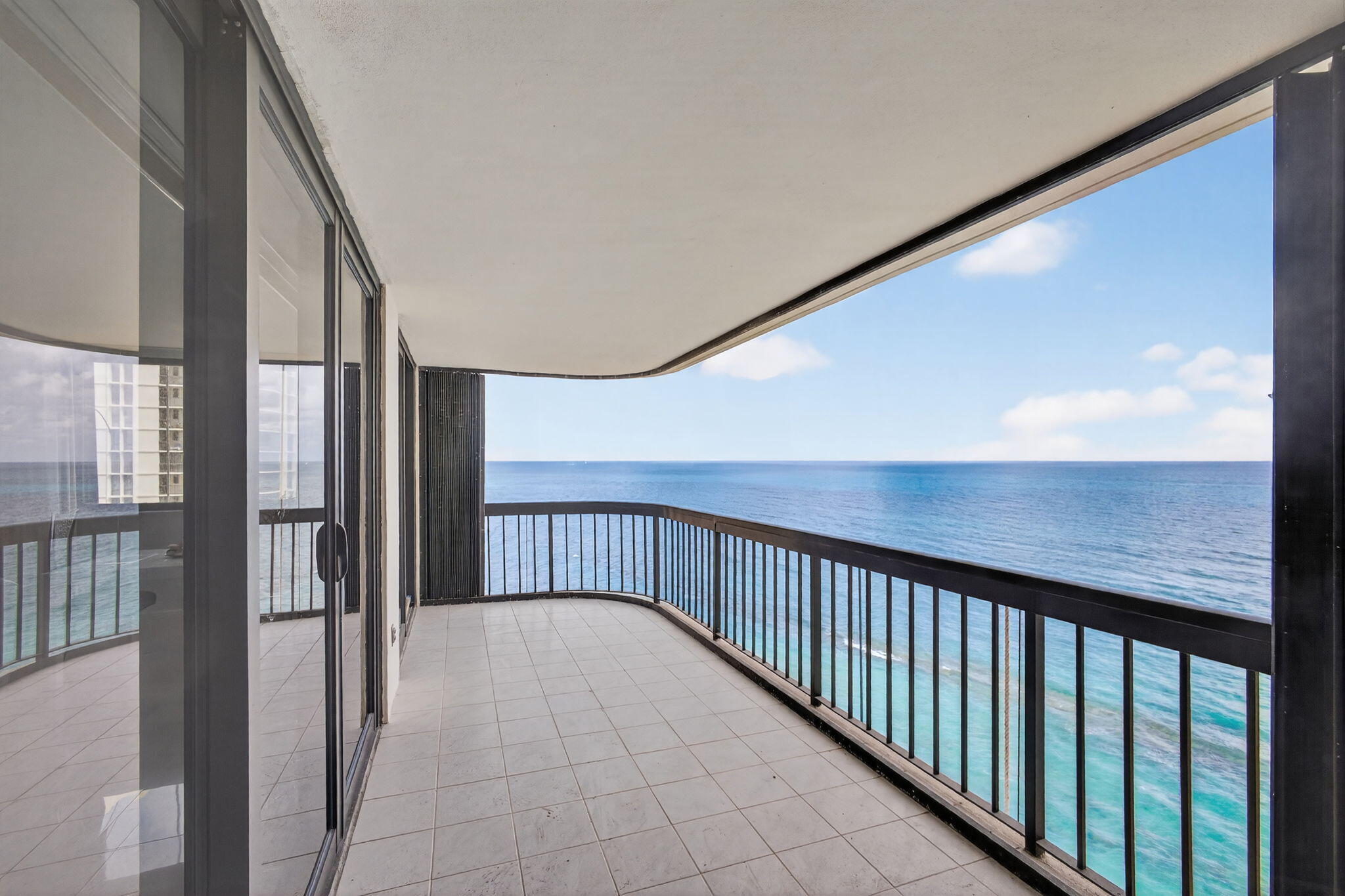 5380 N Ocean Drive 12e Property Photo 2