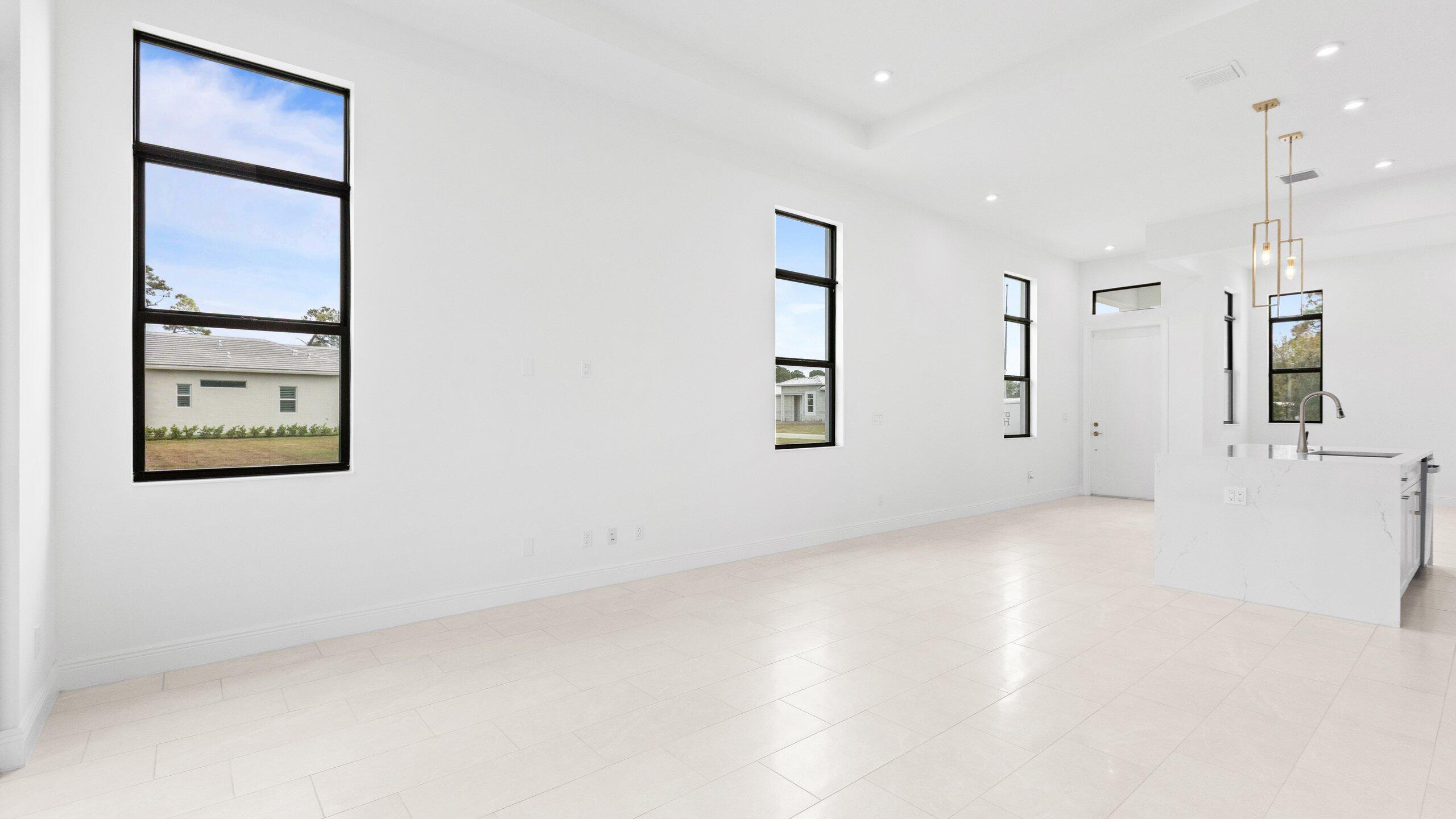 375 Se Via Sangro Property Photo 4