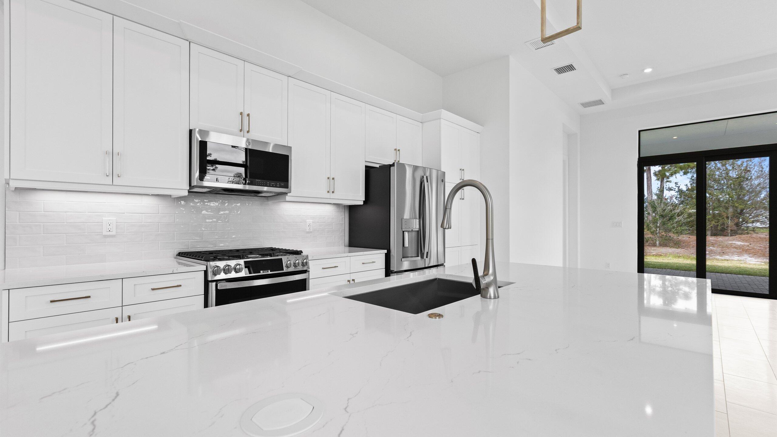 375 Se Via Sangro Property Photo 8