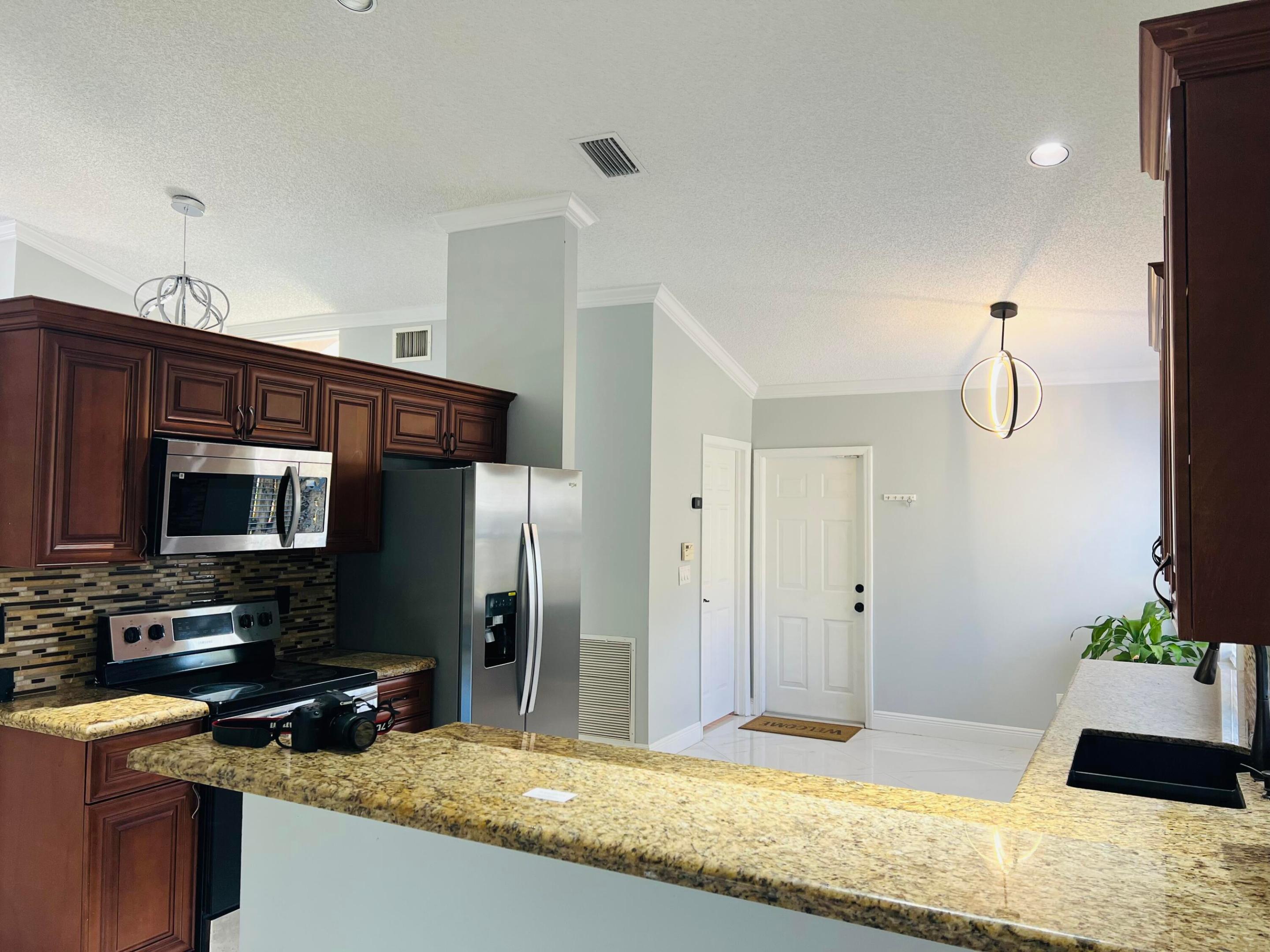 12623 Sw 8th Court Property Photo 6