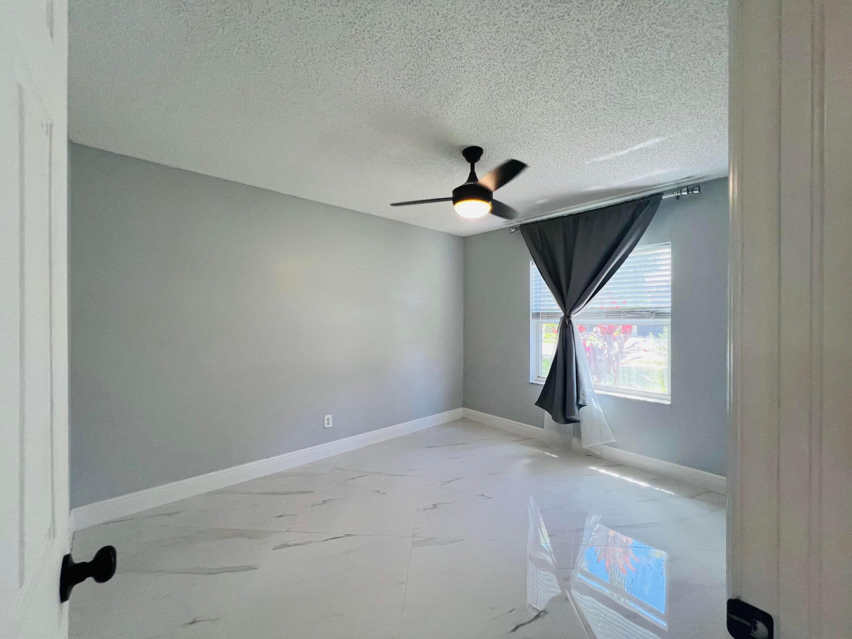 12623 Sw 8th Court Property Photo 13