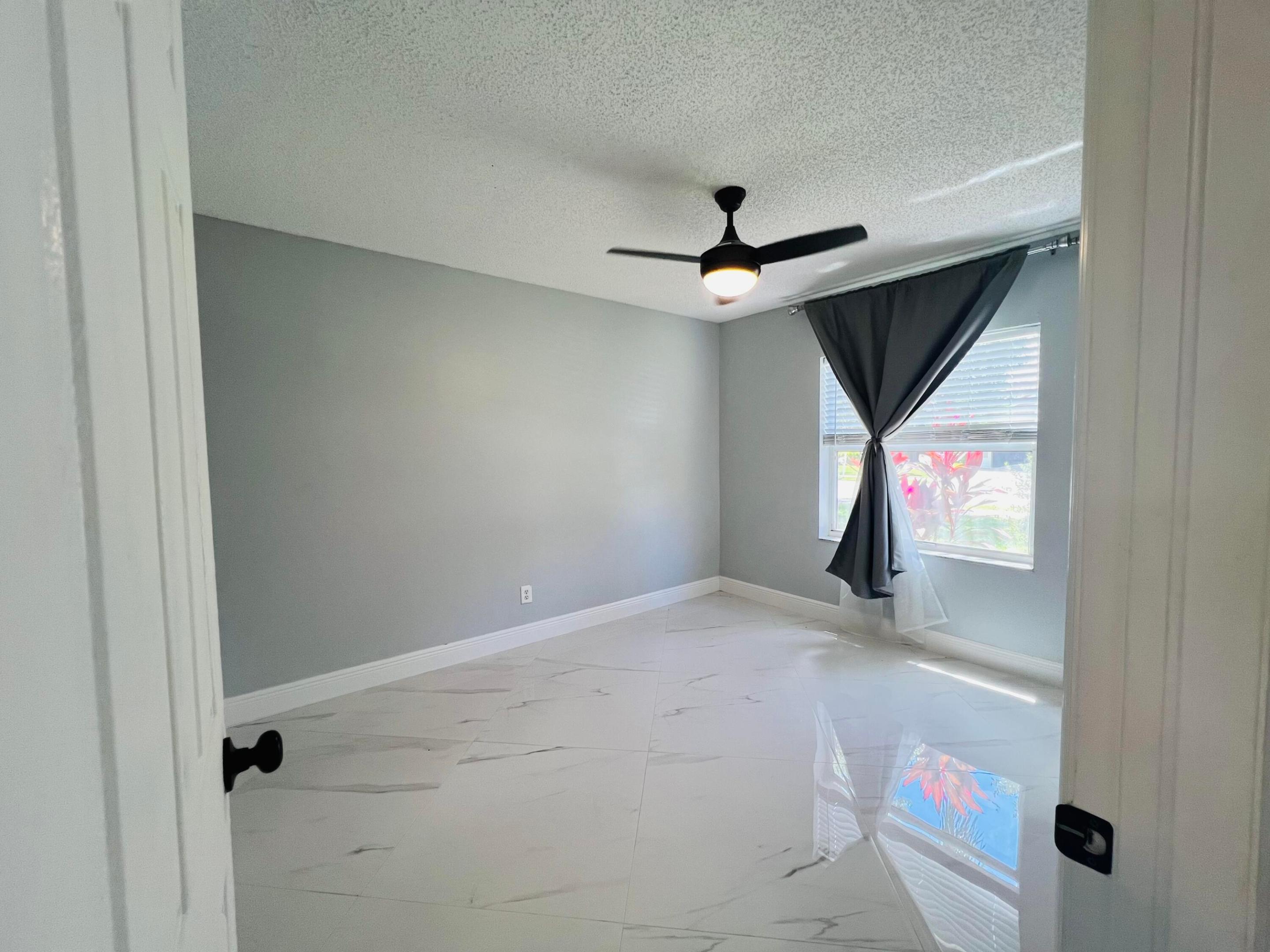 12623 Sw 8th Court Property Photo 14