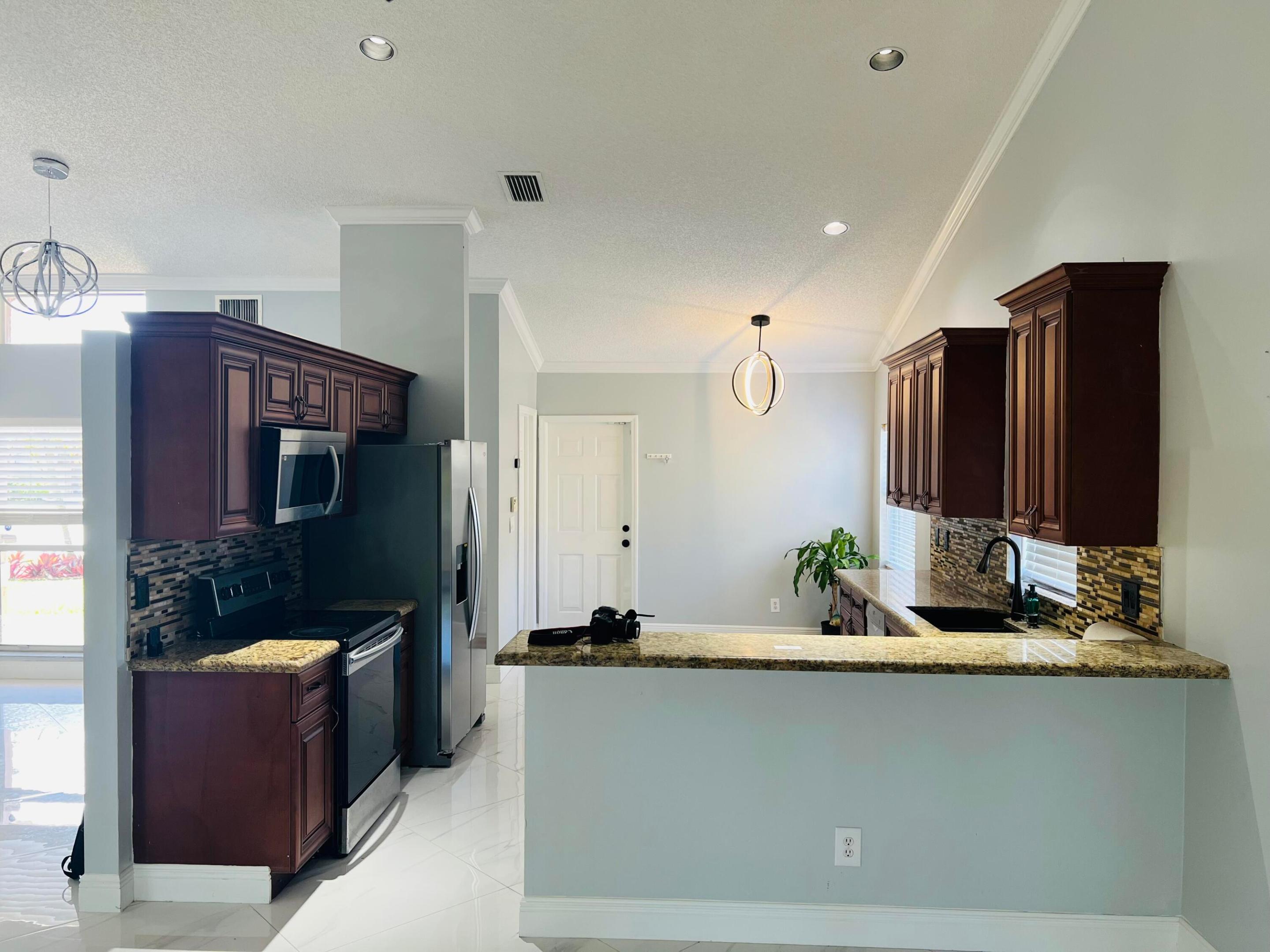 12623 Sw 8th Court Property Photo 18