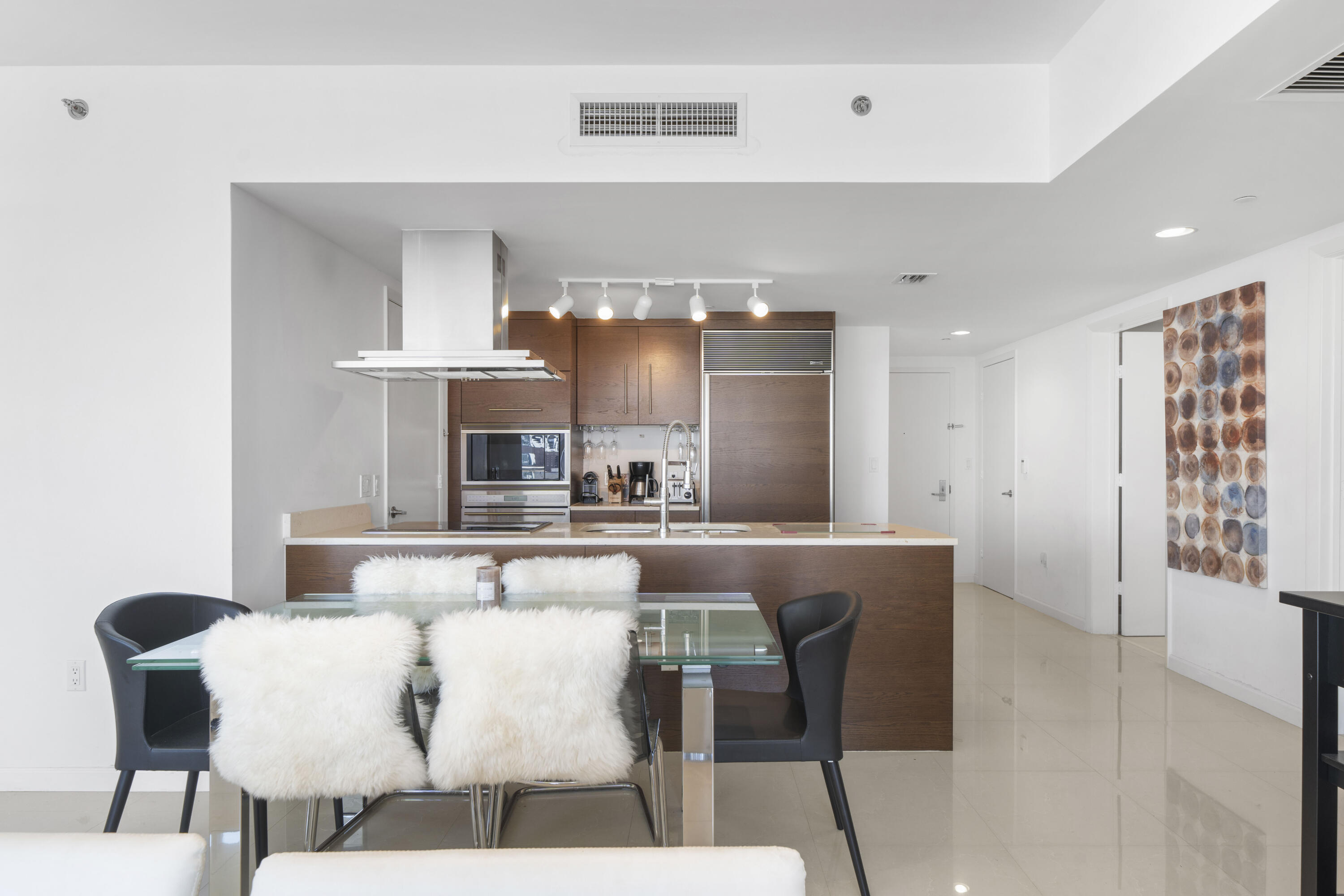 495 Brickell Avenue 811 Property Photo 12