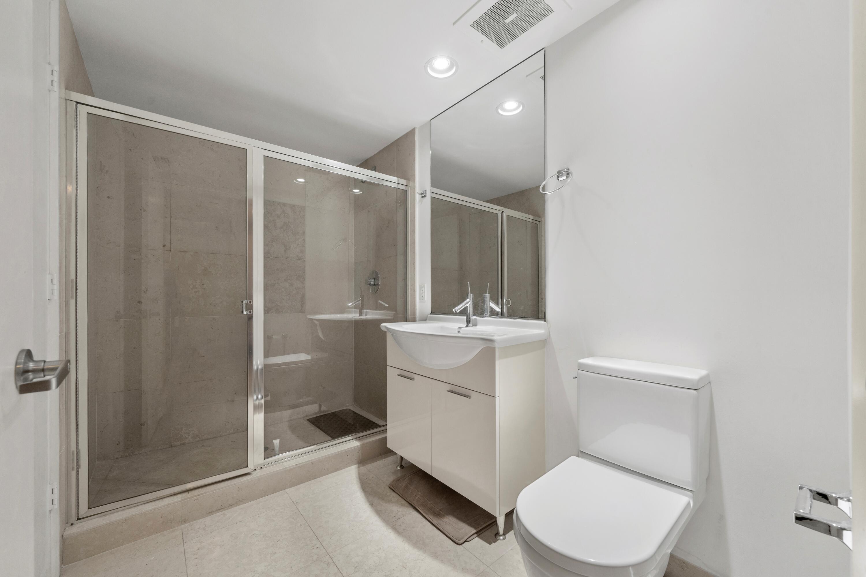 495 Brickell Avenue 811 Property Photo 18