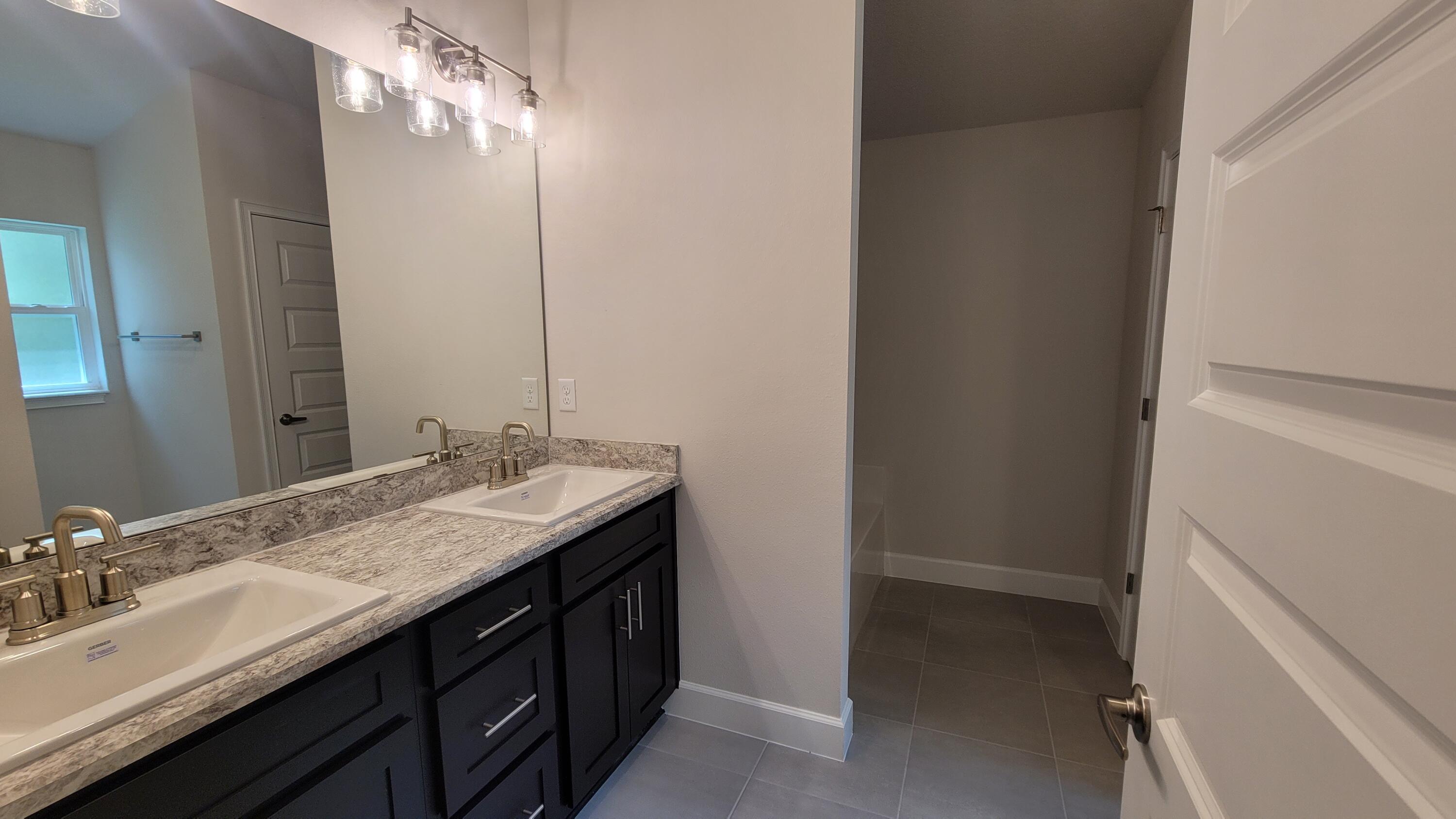 8839 Waterstone Boulevard Property Photo 16