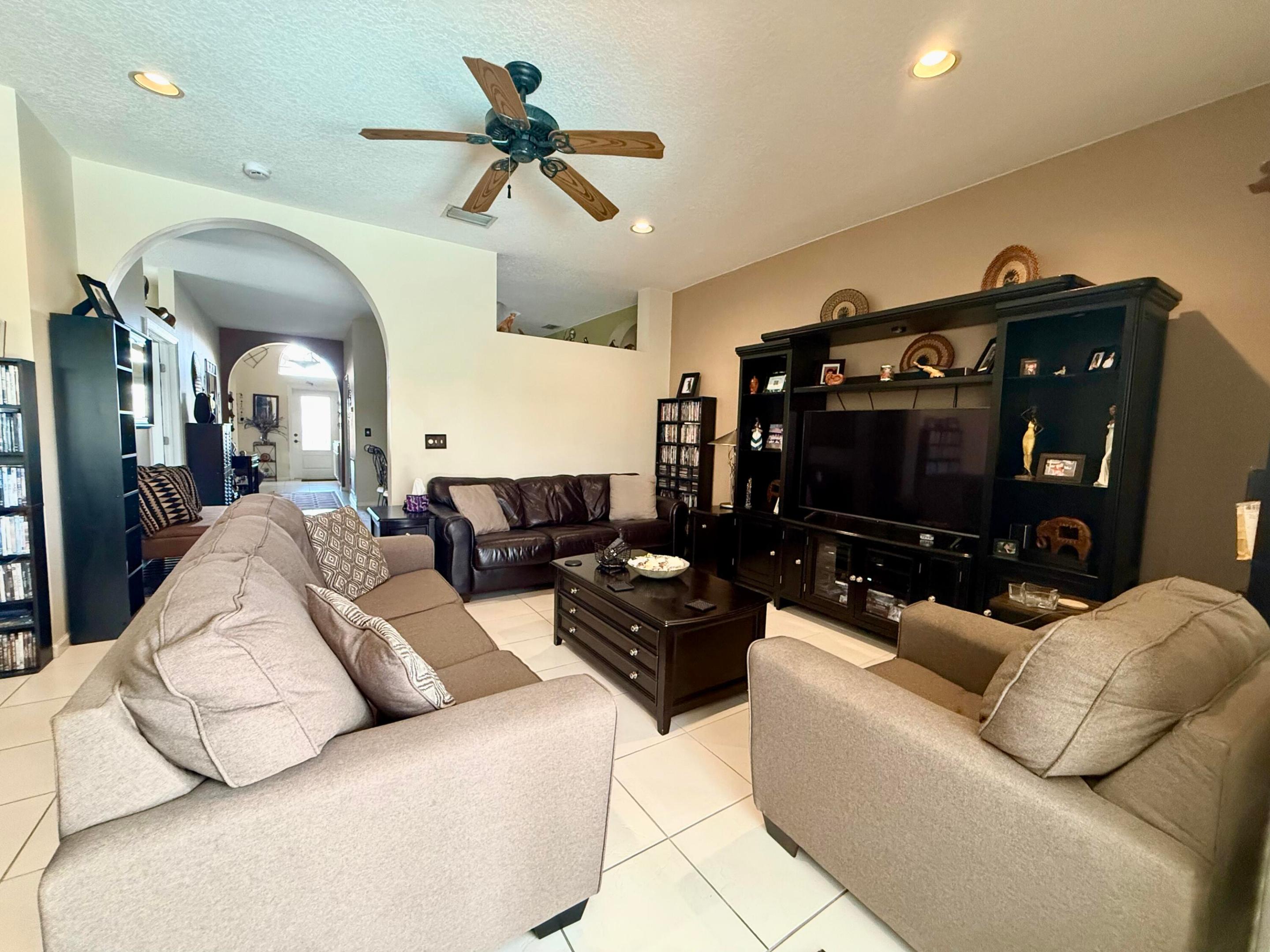 8611 Gold Cay Property Photo 9