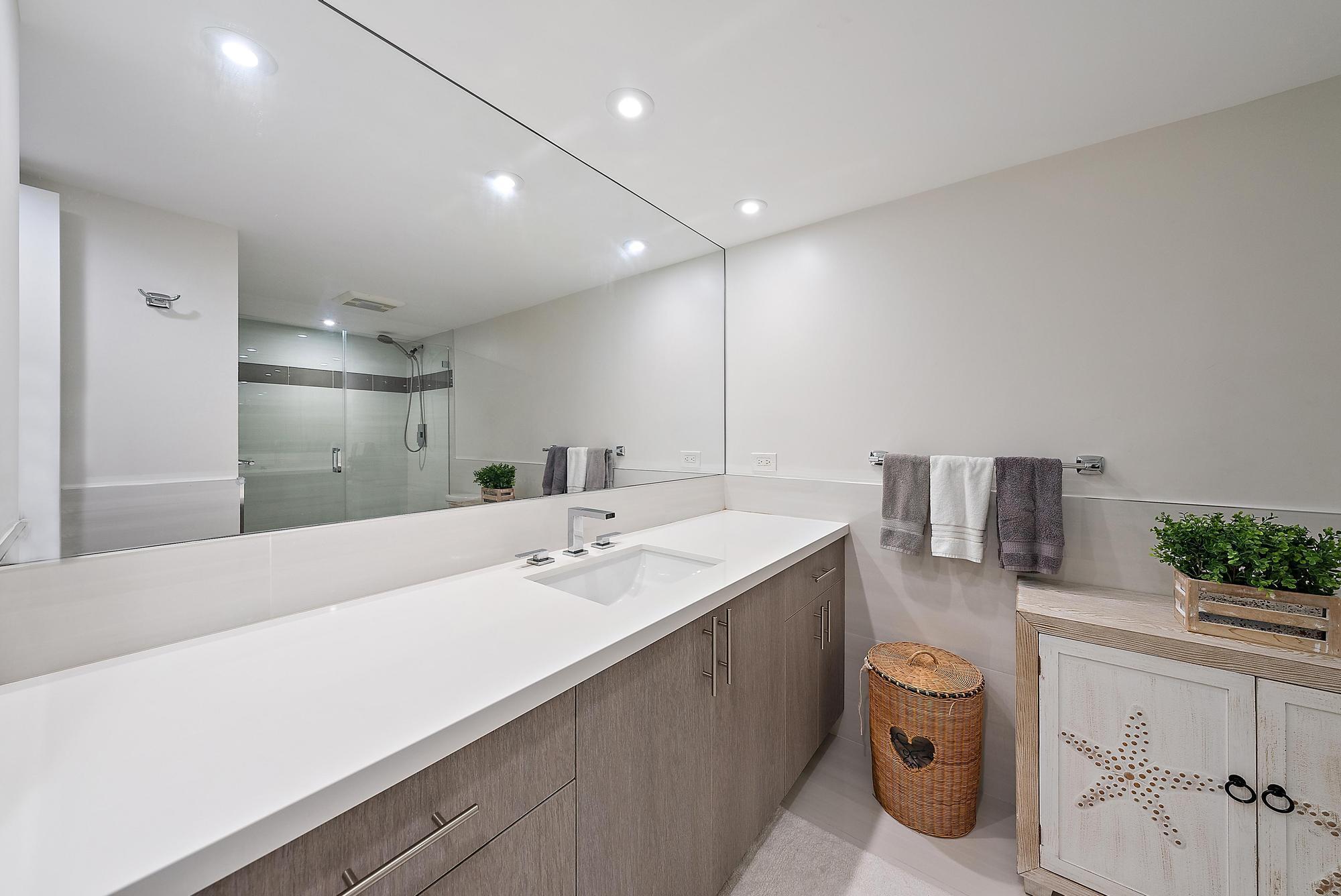 5070 N Ocean Drive 5b Property Photo 22