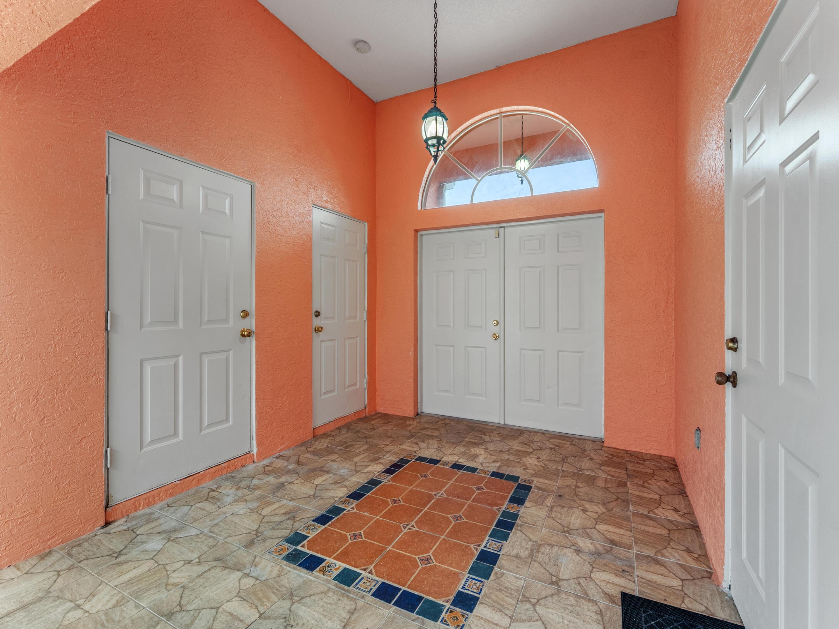 430 Se Thanksgiving Avenue Property Photo 4
