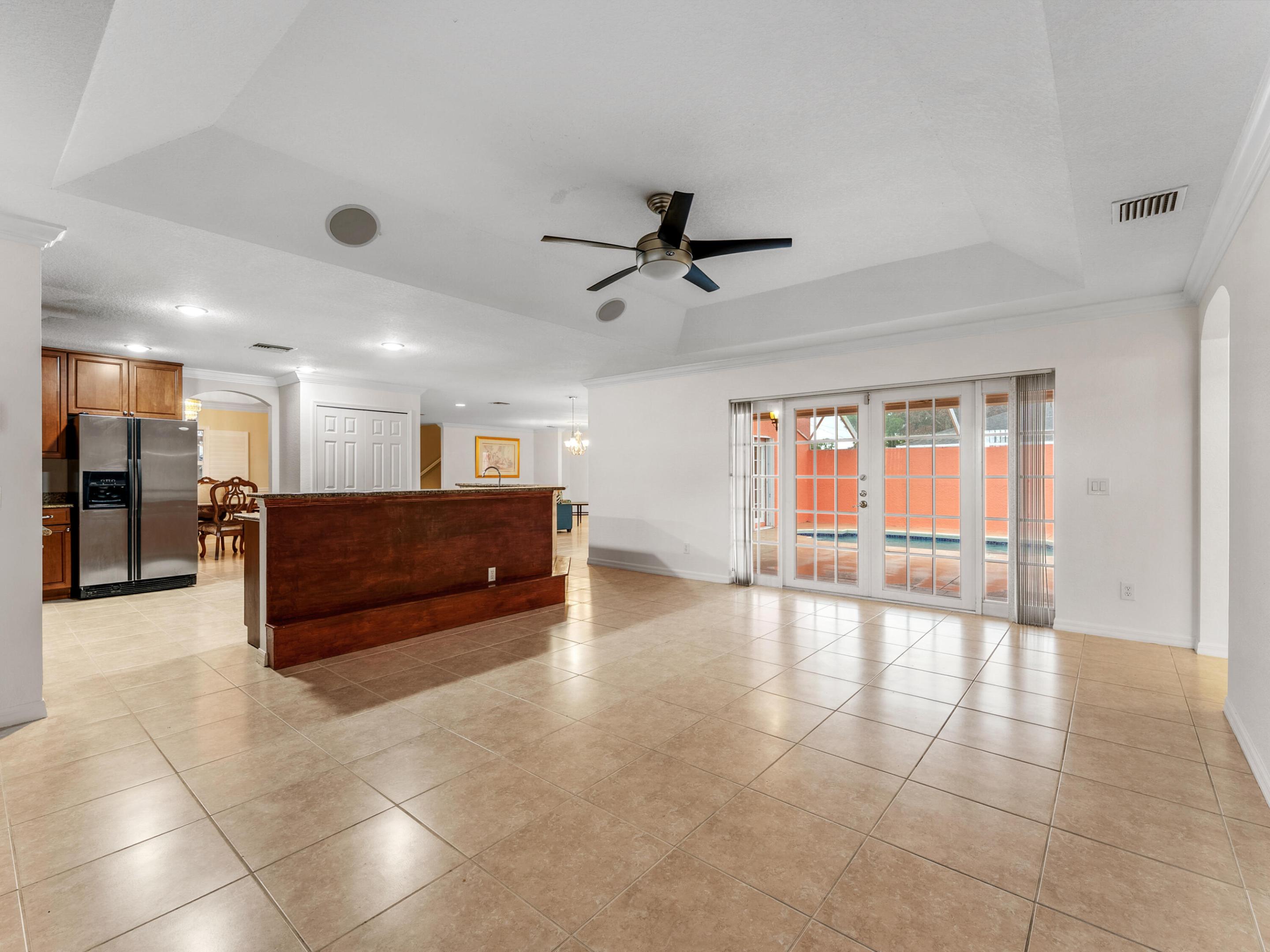430 Se Thanksgiving Avenue Property Photo 10