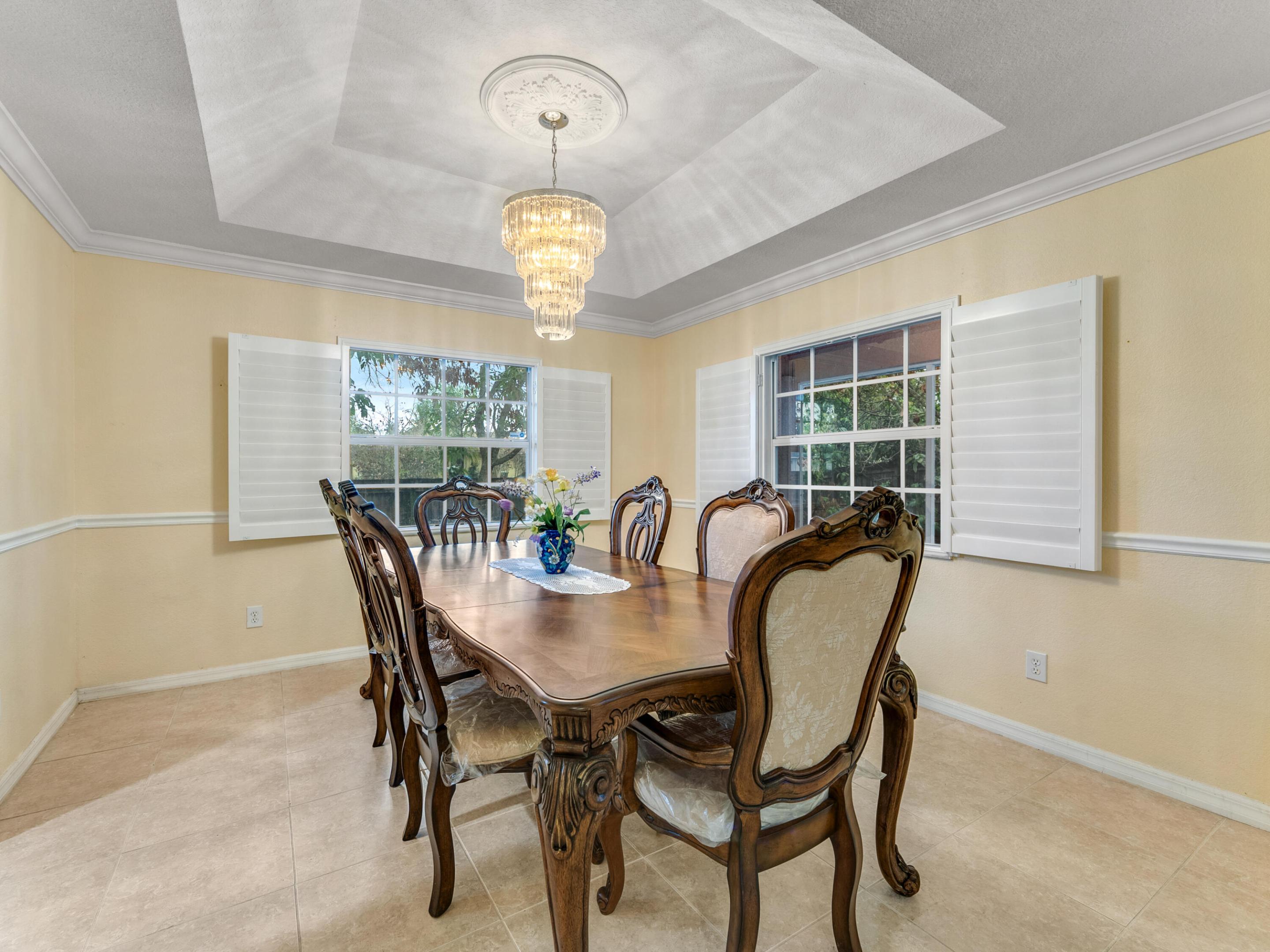 430 Se Thanksgiving Avenue Property Photo 12