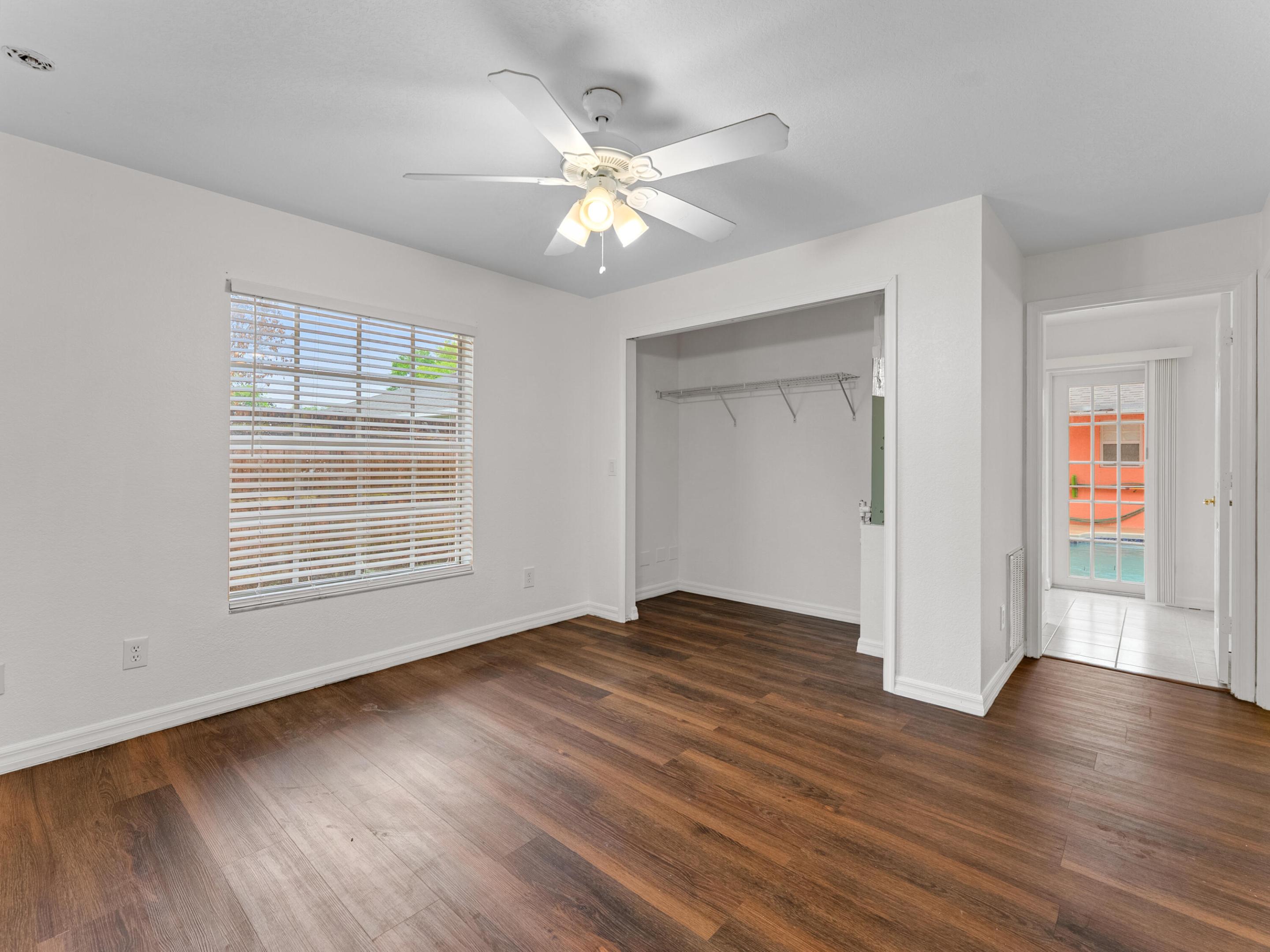 430 Se Thanksgiving Avenue Property Photo 15