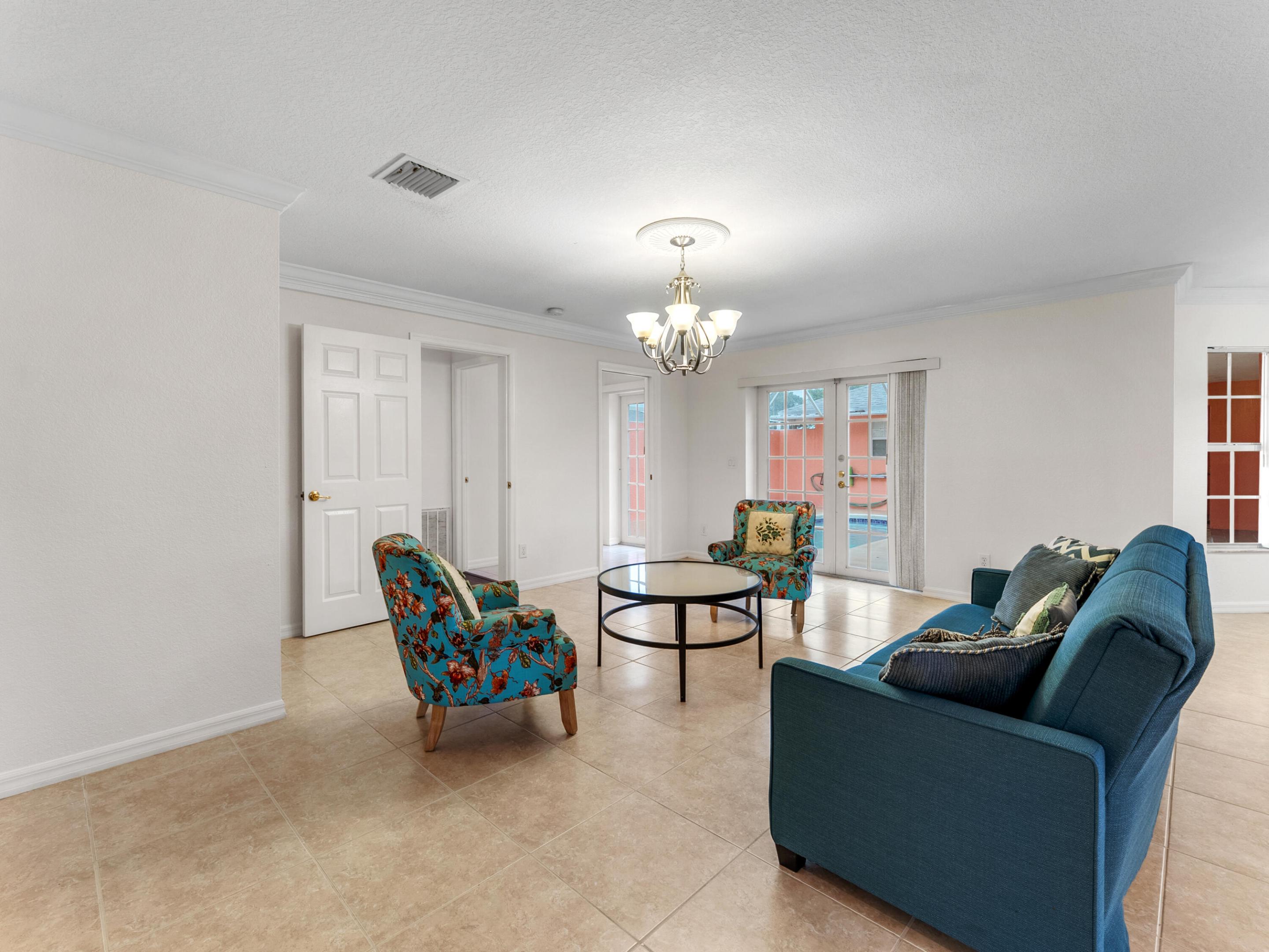 430 Se Thanksgiving Avenue Property Photo 18