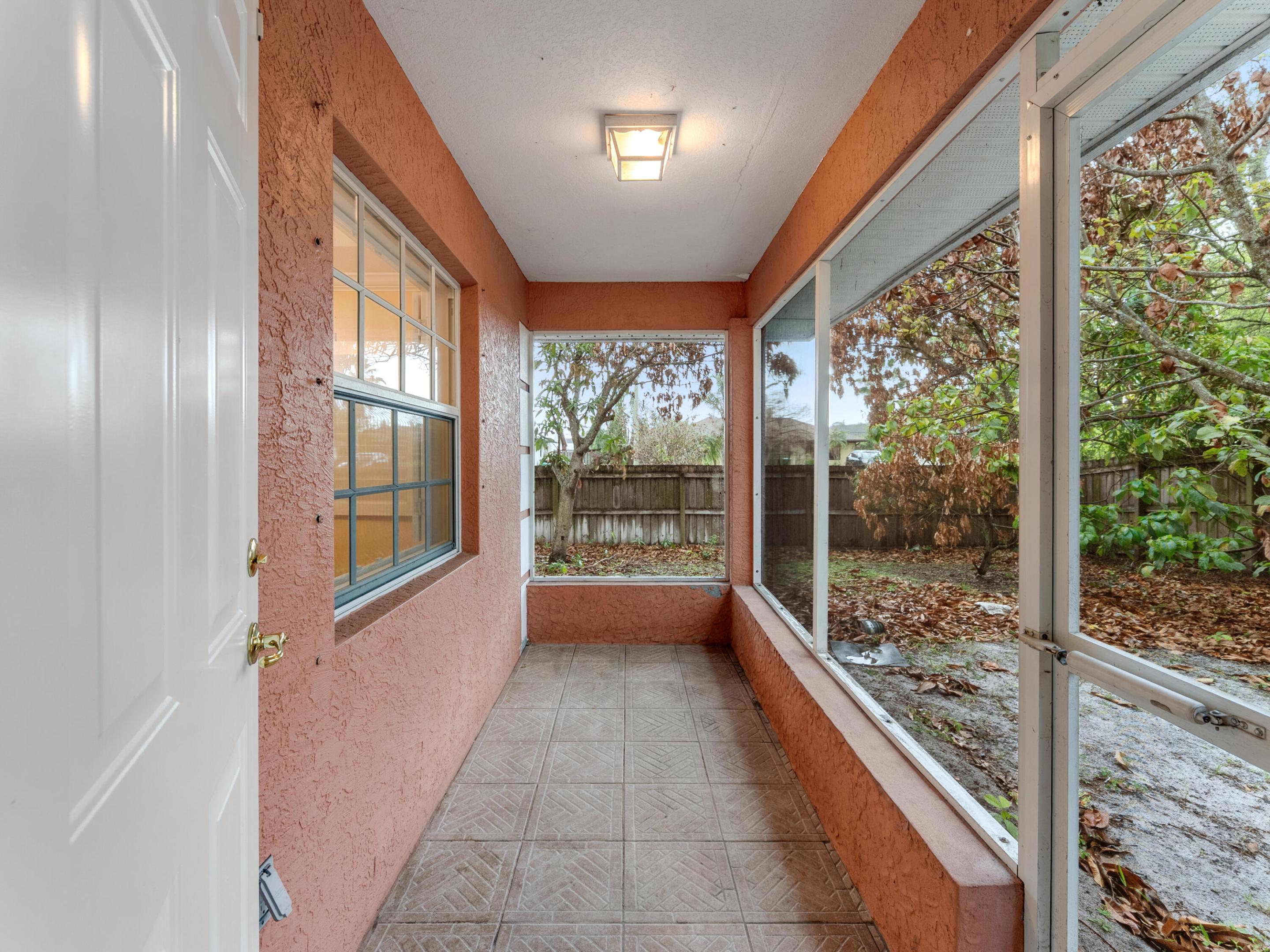 430 Se Thanksgiving Avenue Property Photo 20