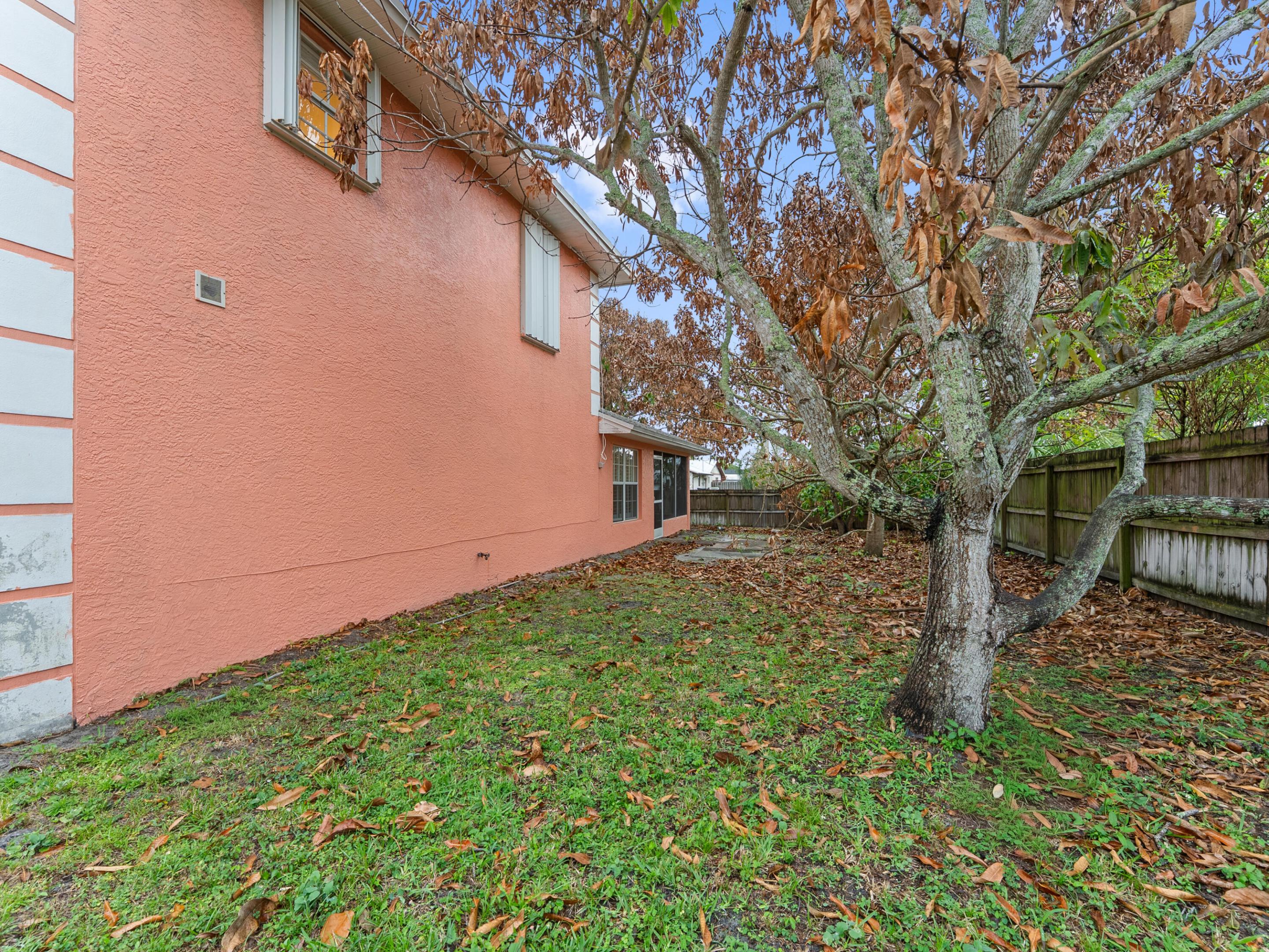 430 Se Thanksgiving Avenue Property Photo 32