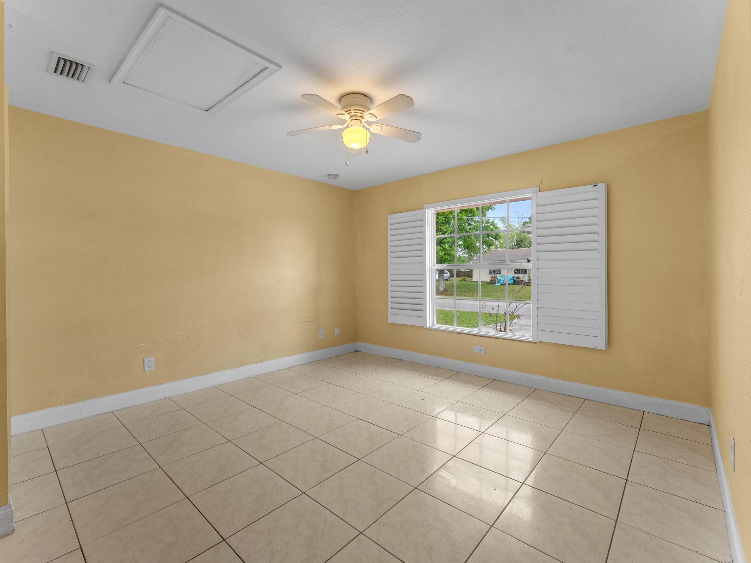 430 Se Thanksgiving Avenue Property Photo 33