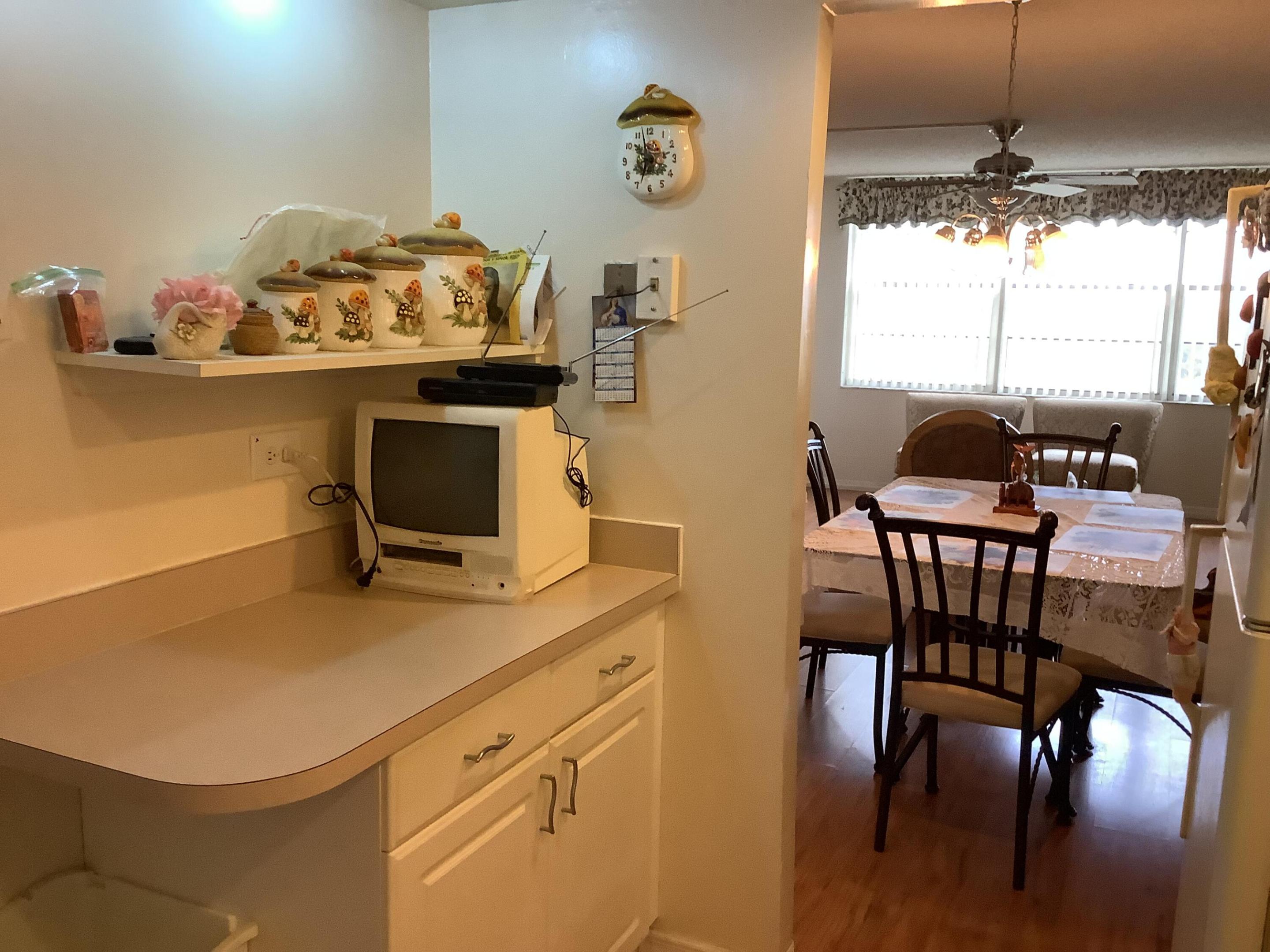 1300 Saint Charles Place Unit Ph13 Property Photo 18