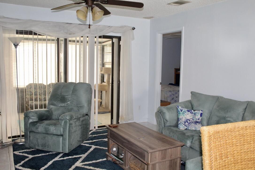 566 Sw Sara Boulevard Property Photo 4