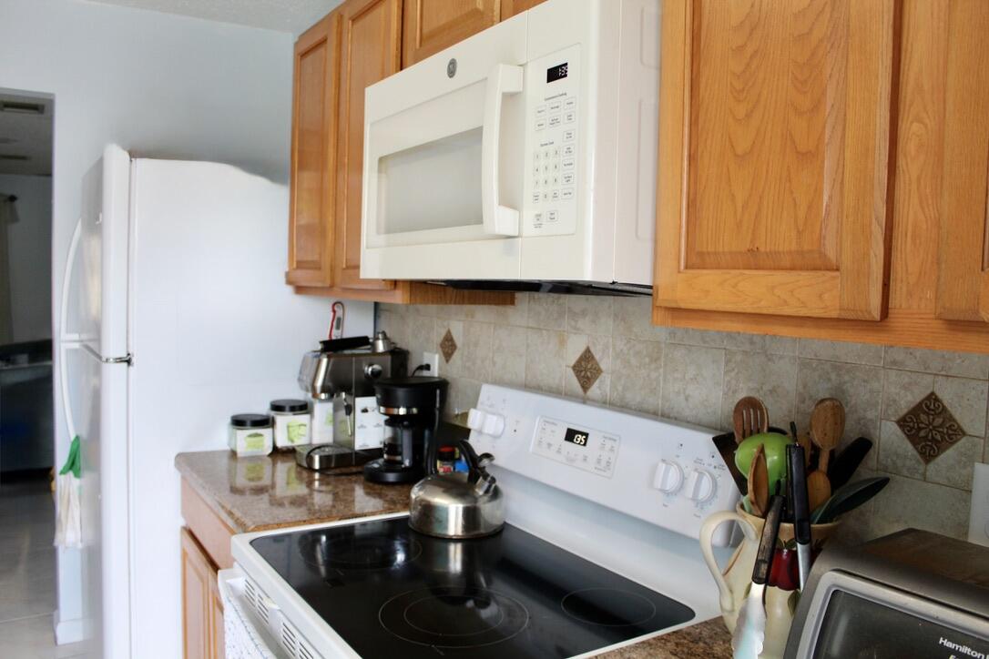 566 Sw Sara Boulevard Property Photo 9