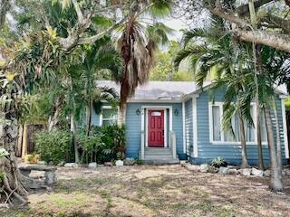 304 SE 3rd Avenue Property Photo 1
