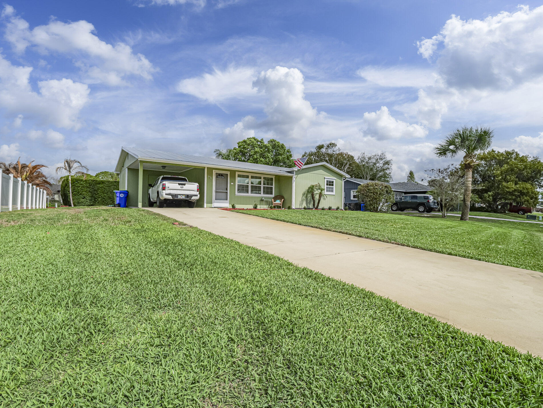 573 Autumn Terrace Property Photo 3