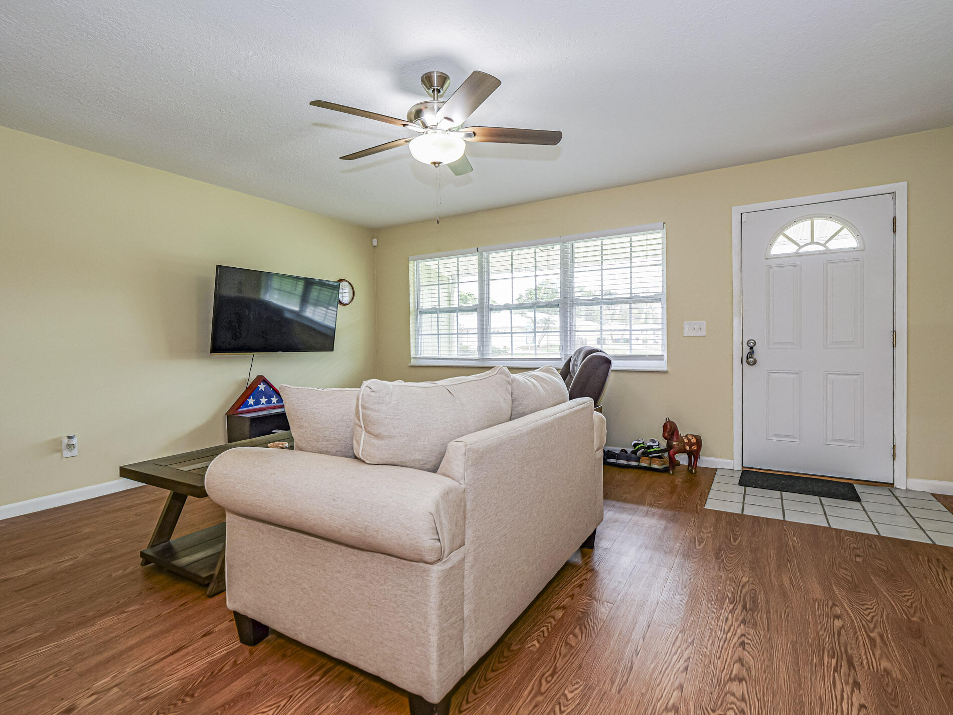 573 Autumn Terrace Property Photo 6