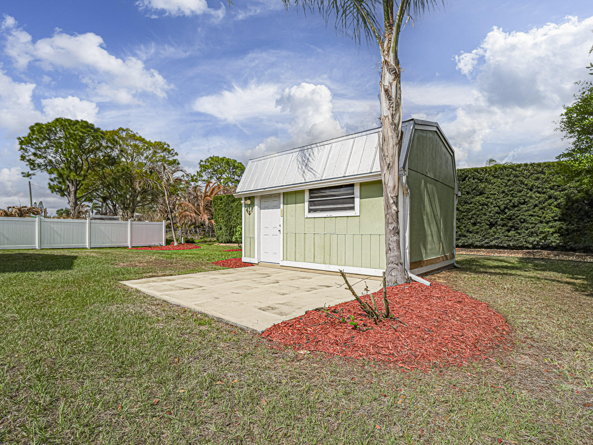 573 Autumn Terrace Property Photo 33