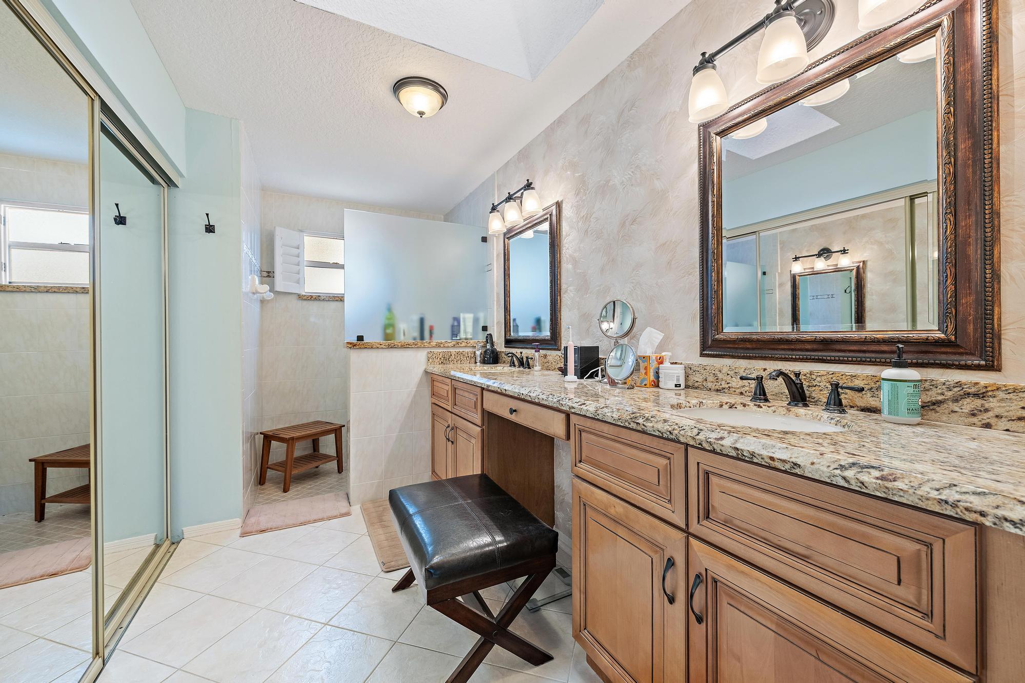 18 Windsor Lane Property Photo 12