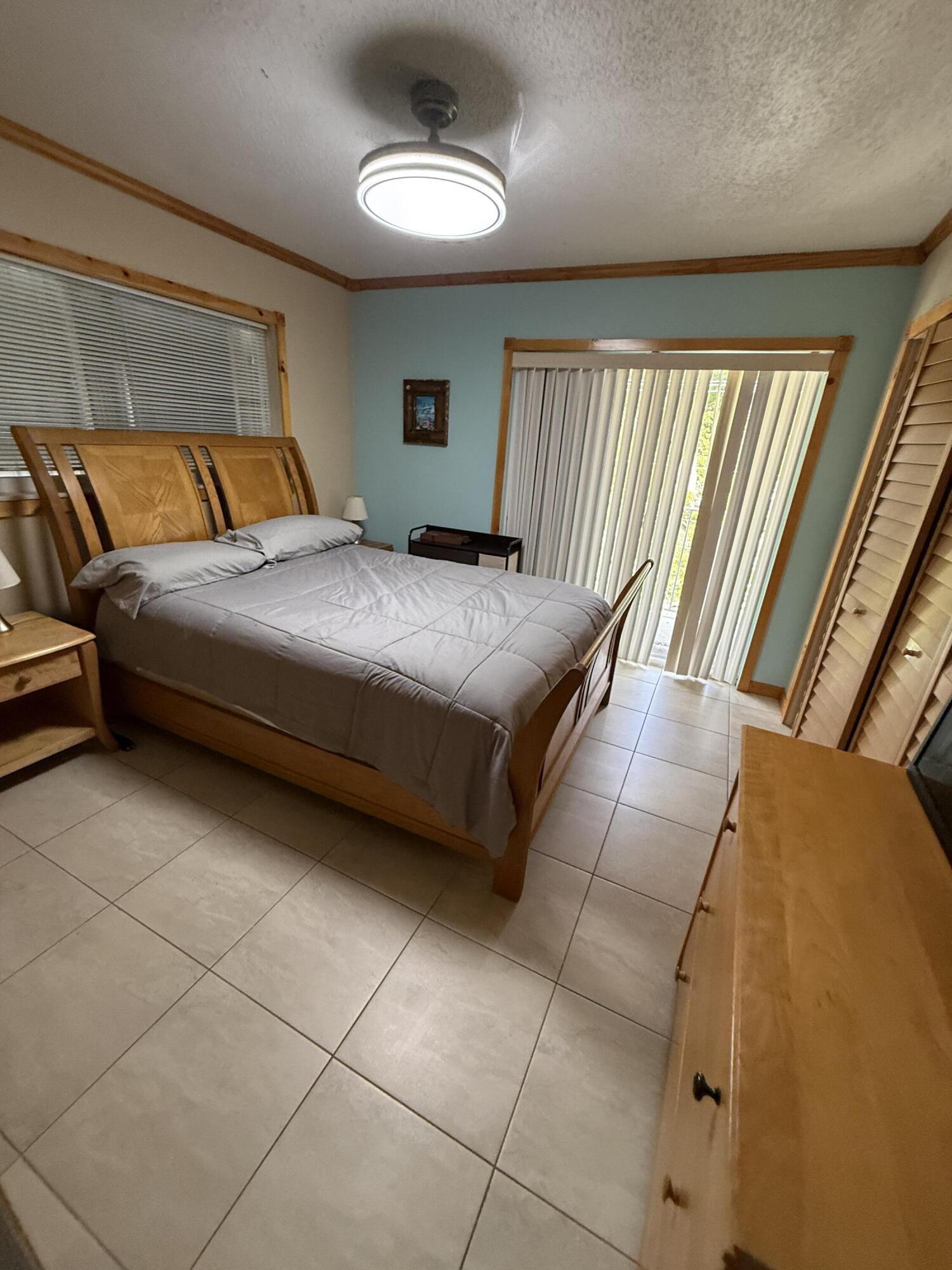 300 Ocean Drive 20 Property Photo 16