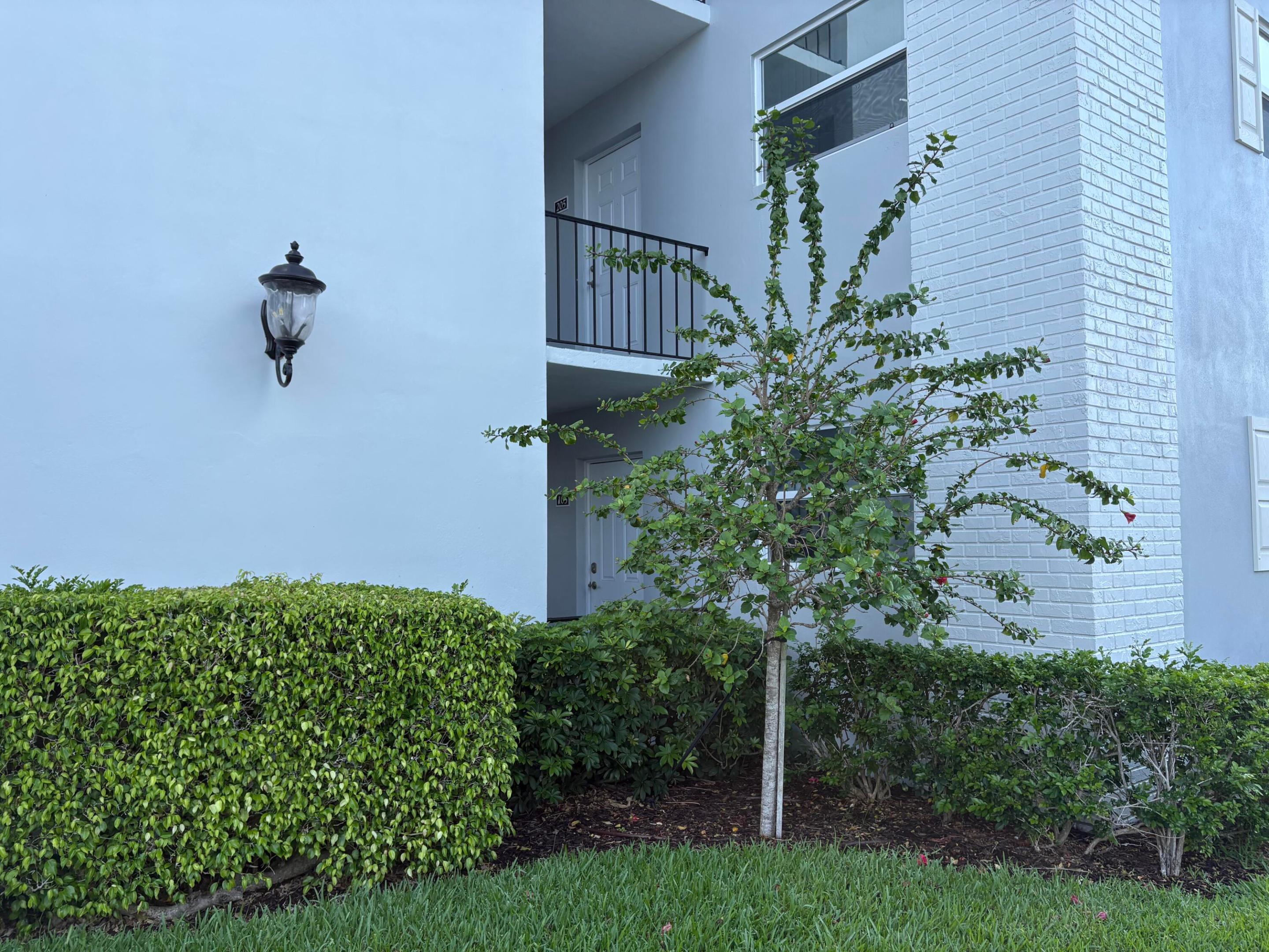 11 Colonial Club Drive 105 Property Photo 4