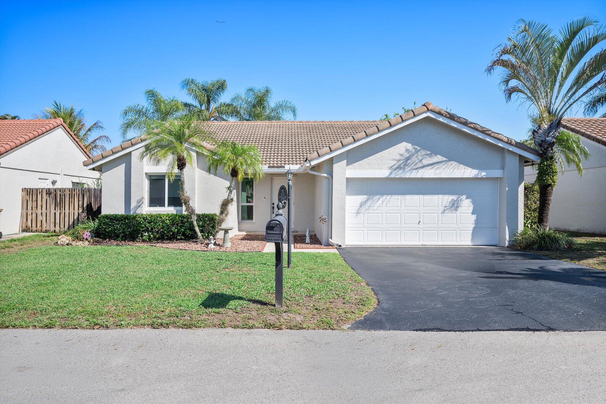 15541 Dover Court Property Photo 1