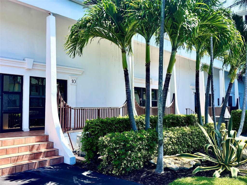 3589 S Ocean Boulevard 10 Property Photo 2