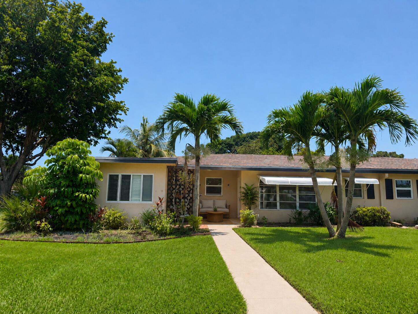 1052 North Drive B Property Photo 1