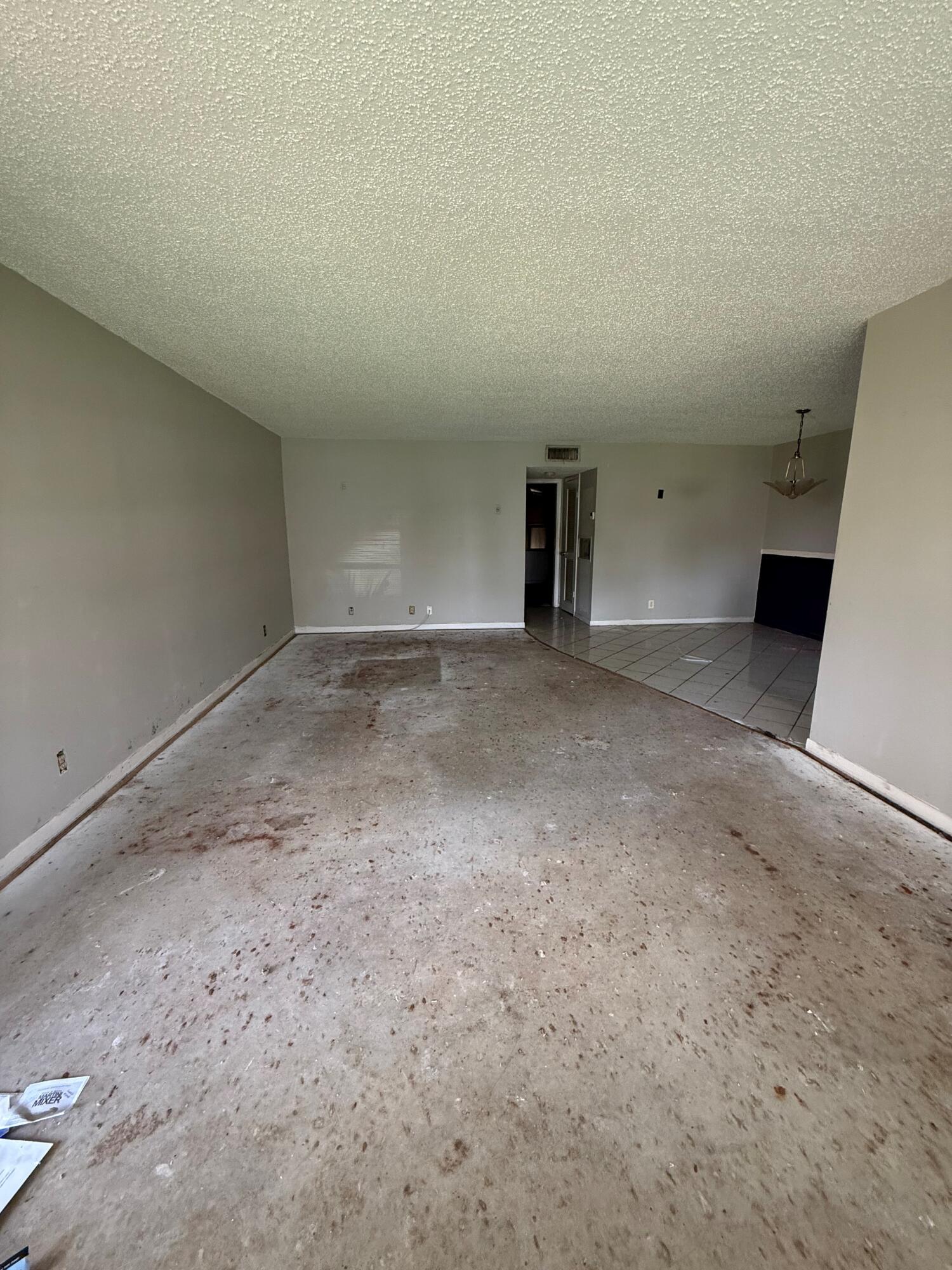 1052 North Drive B Property Photo 5