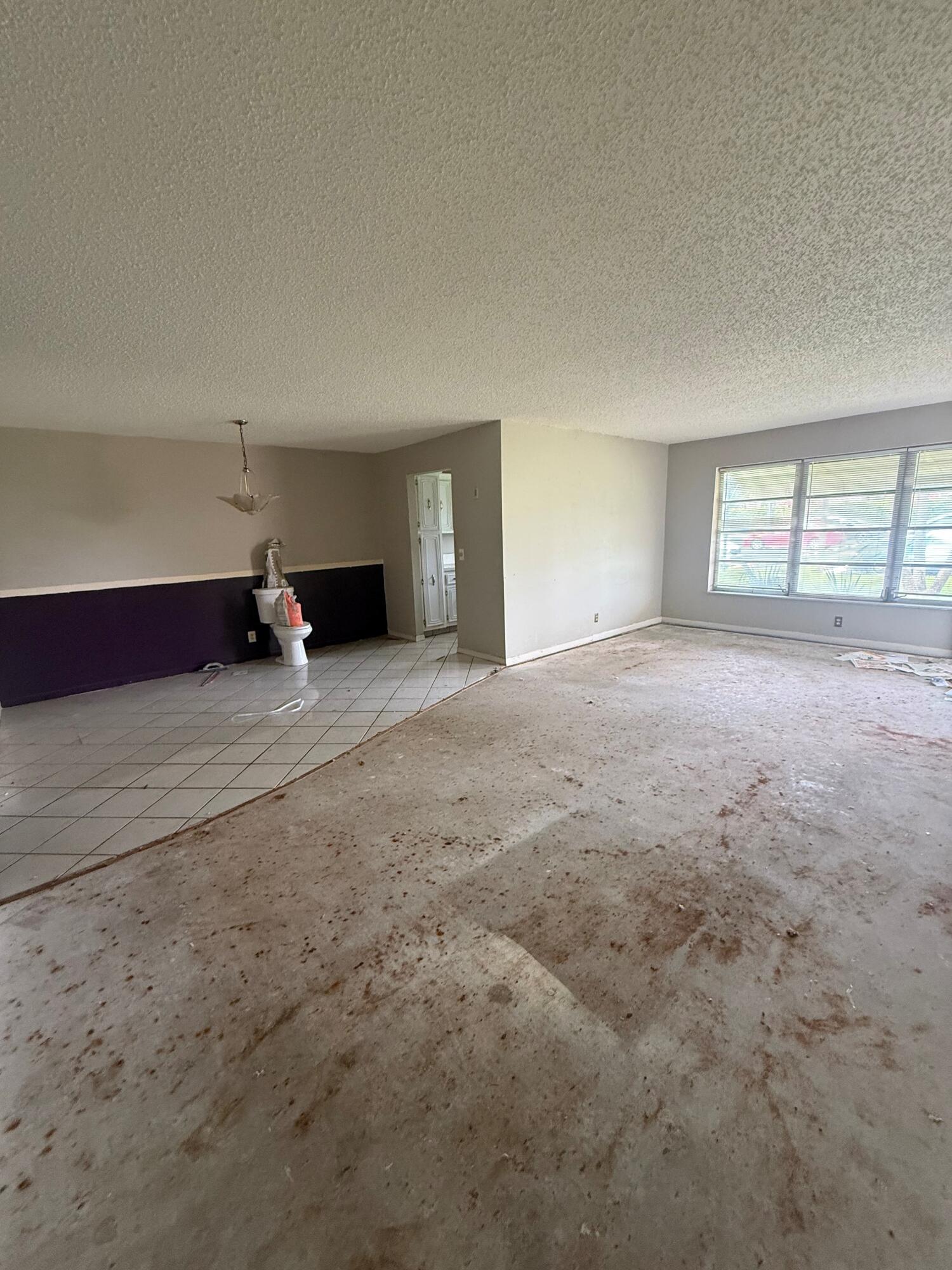 1052 North Drive B Property Photo 6