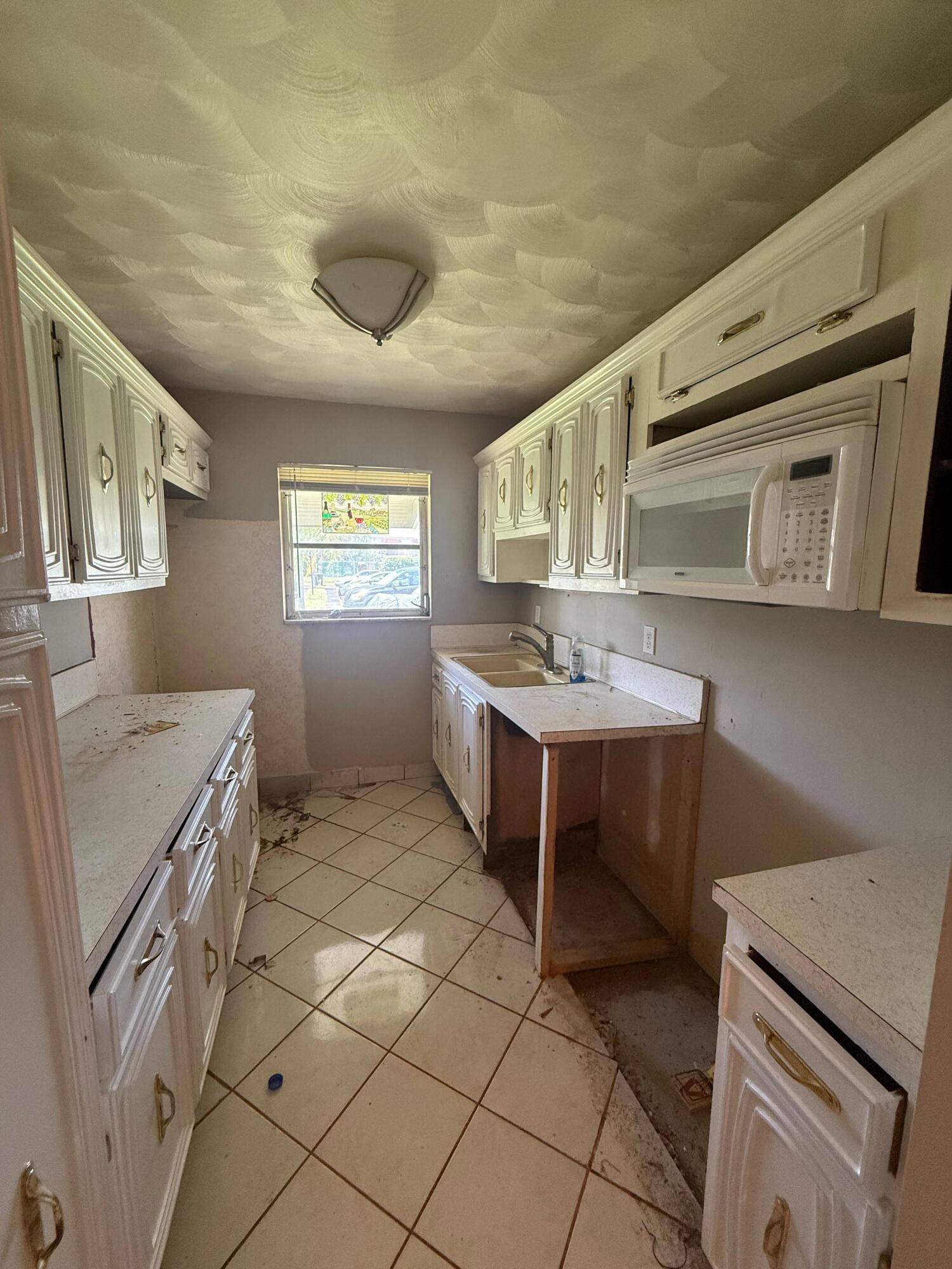 1052 North Drive B Property Photo 10
