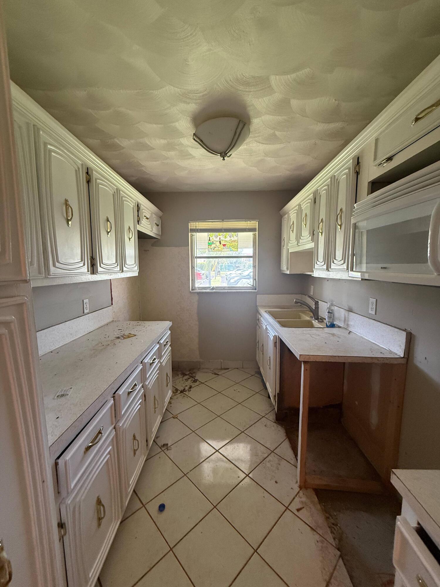 1052 North Drive B Property Photo 11