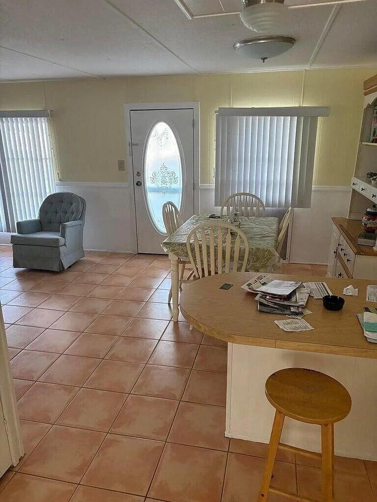 86 El Camino Real Property Photo 1