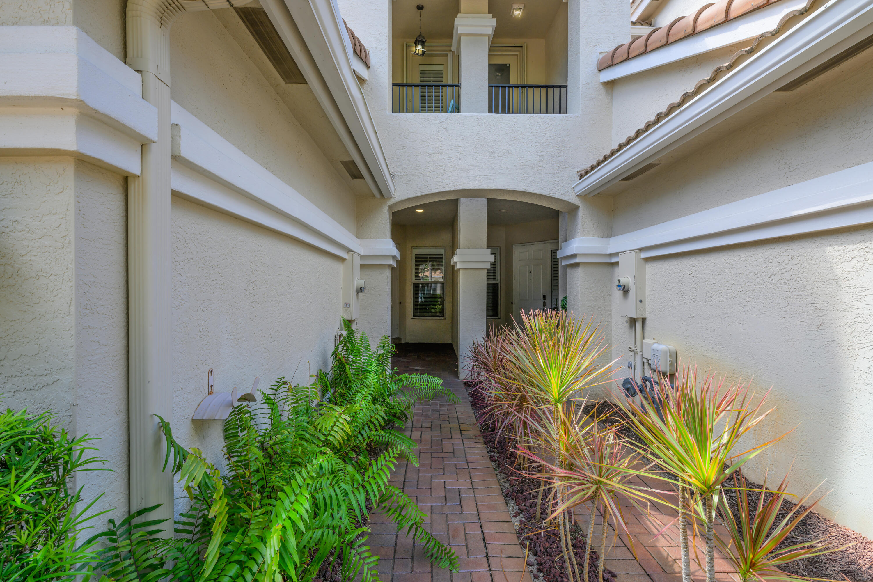 742 Cable Beach Lane Property Photo 2