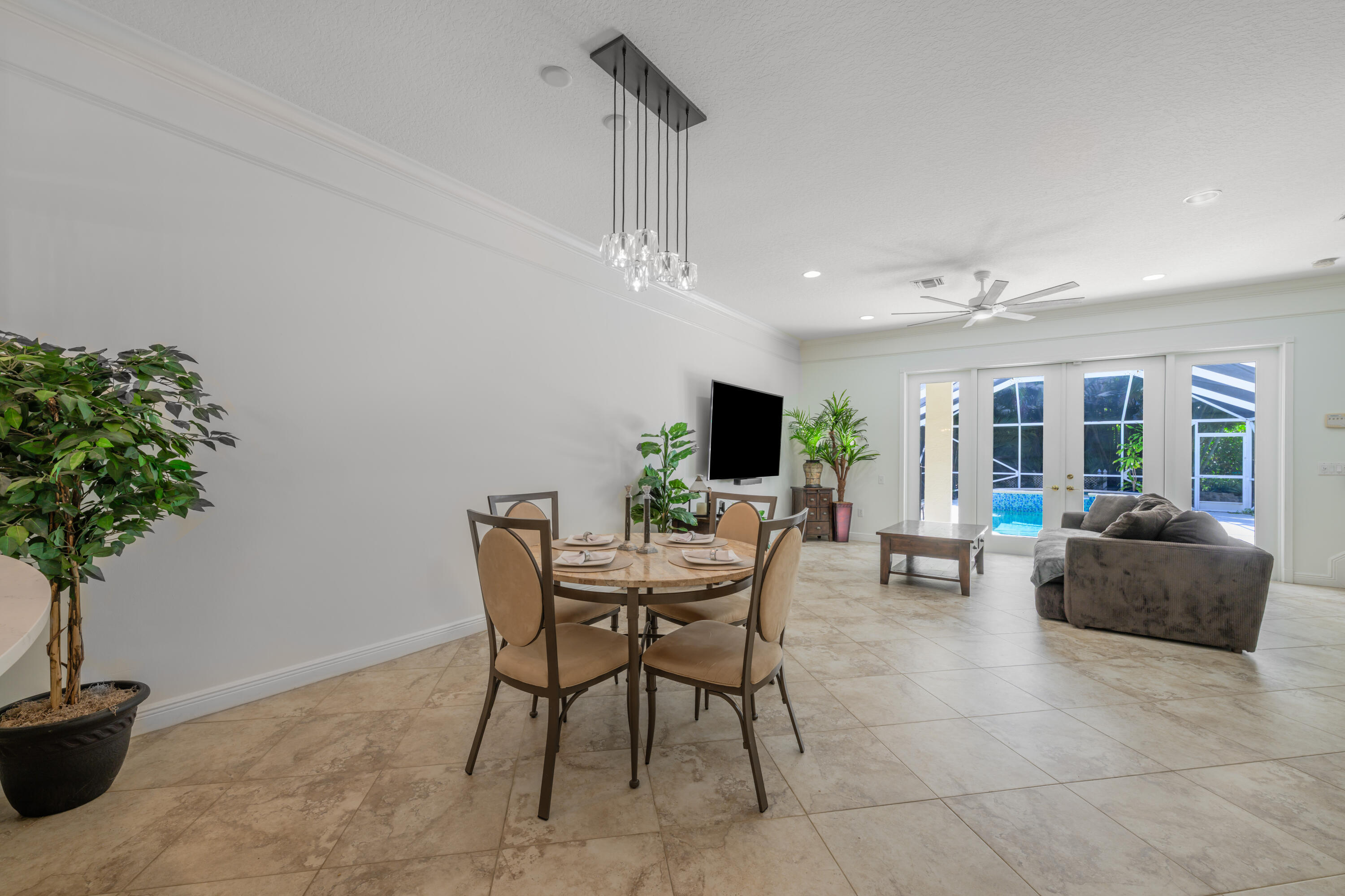 742 Cable Beach Lane Property Photo 5