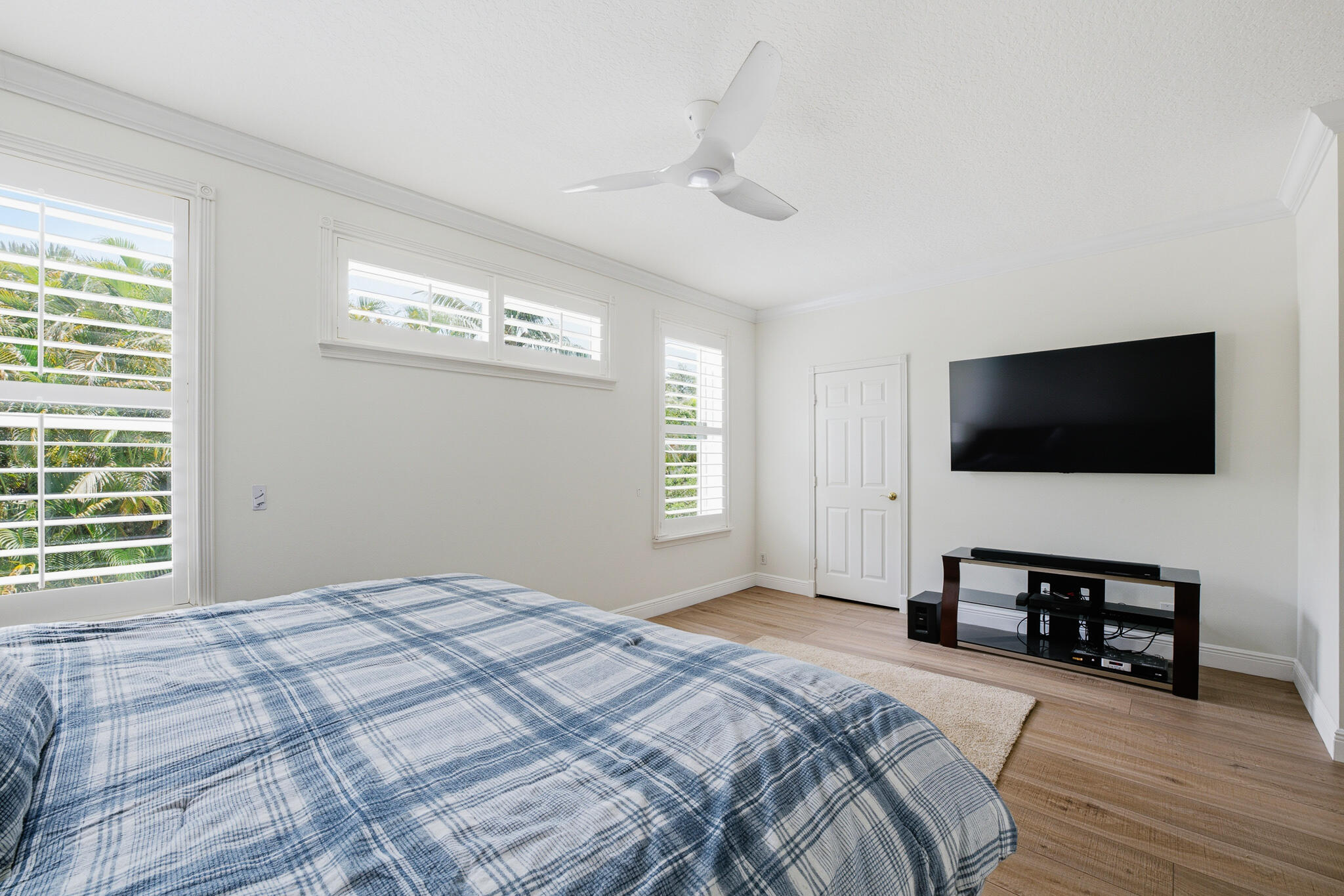742 Cable Beach Lane Property Photo 16