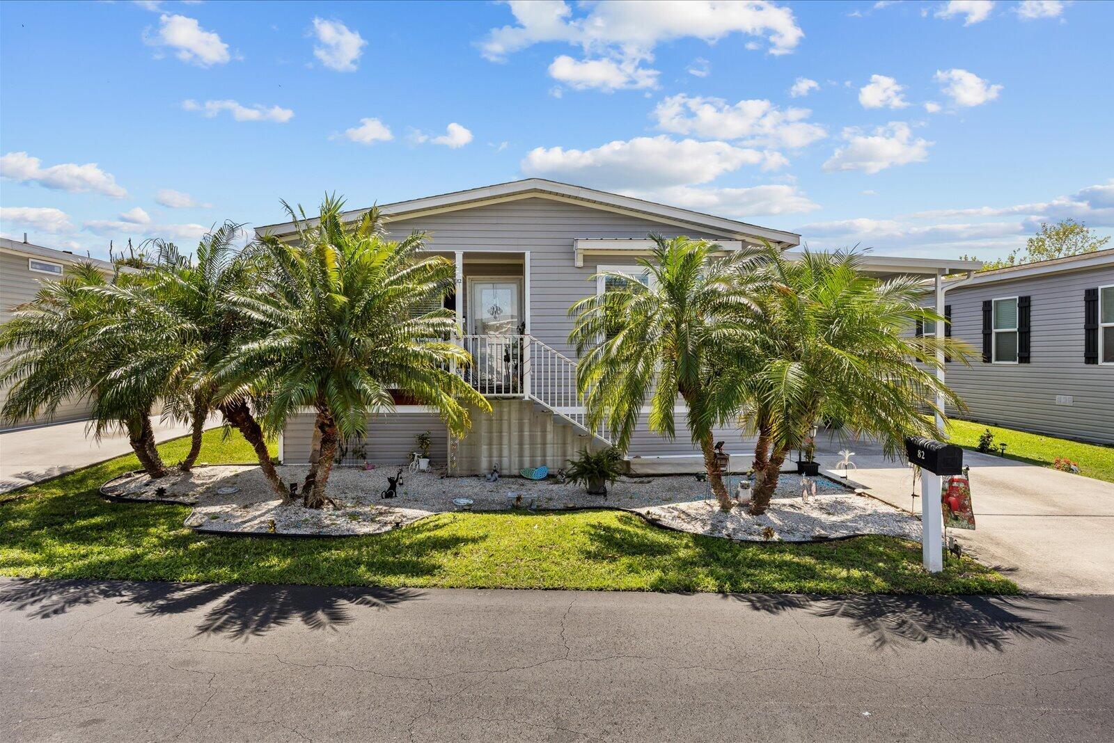 82 Sandhill Boulevard Property Photo 1