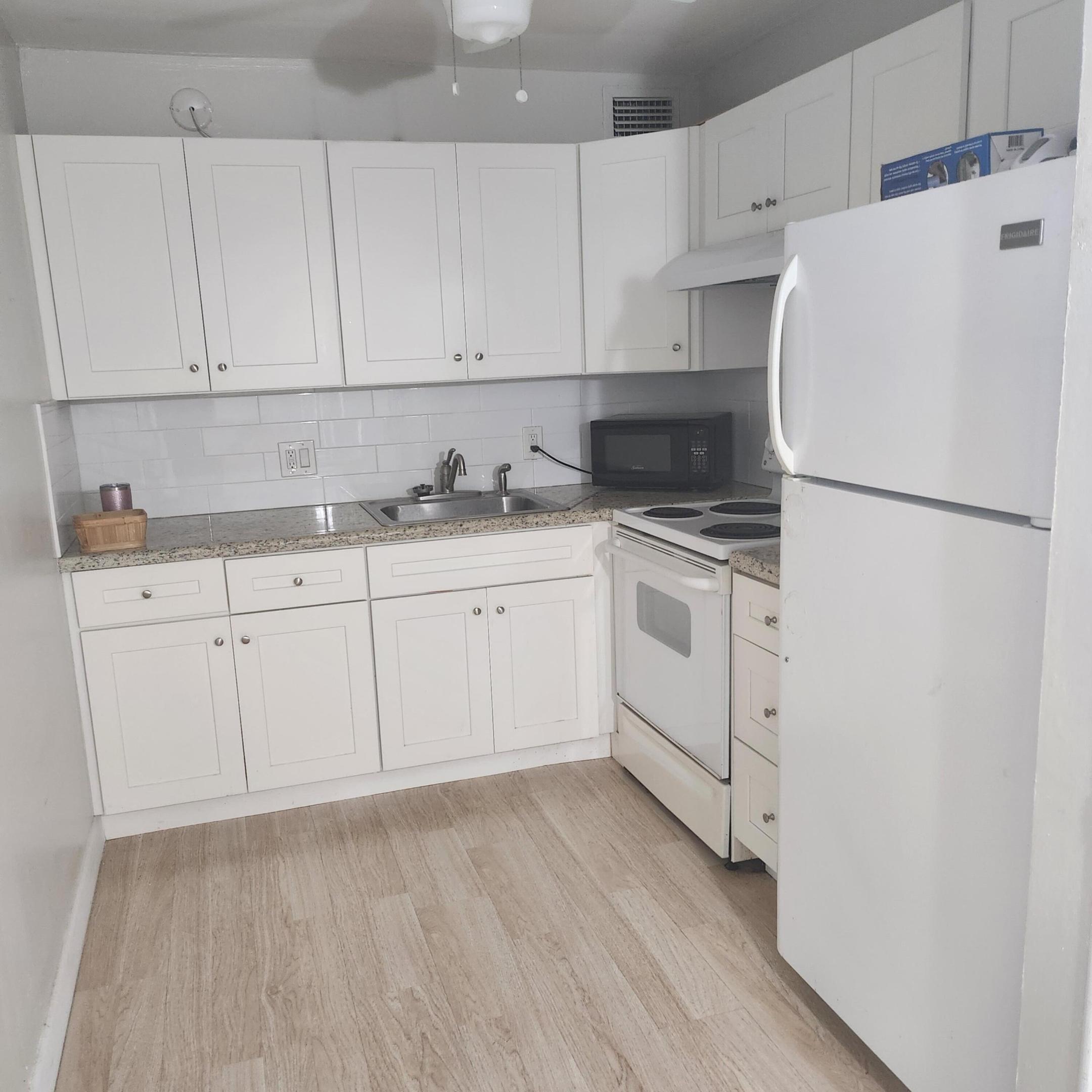 643 Durham W Property Photo 5