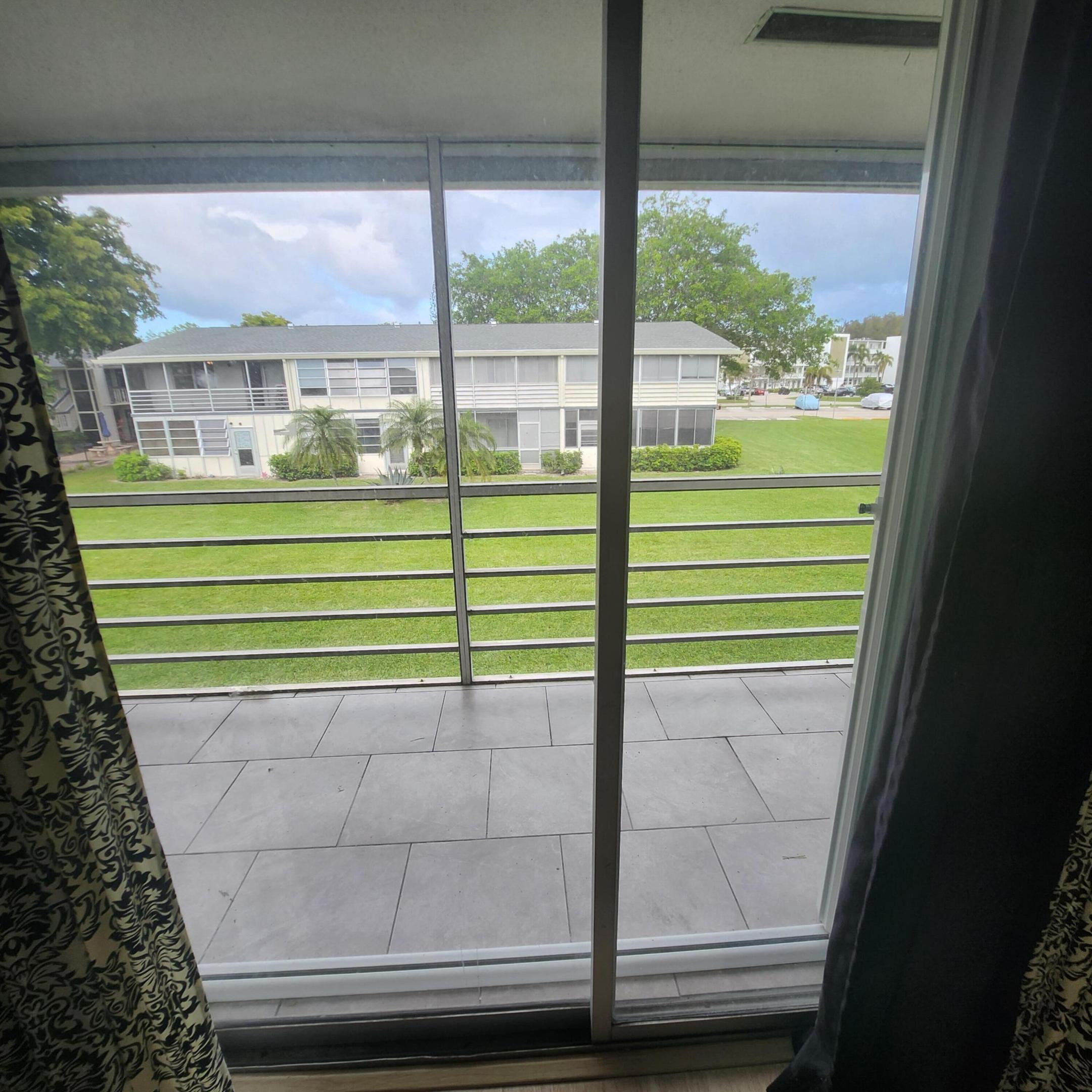 643 Durham W Property Photo 17