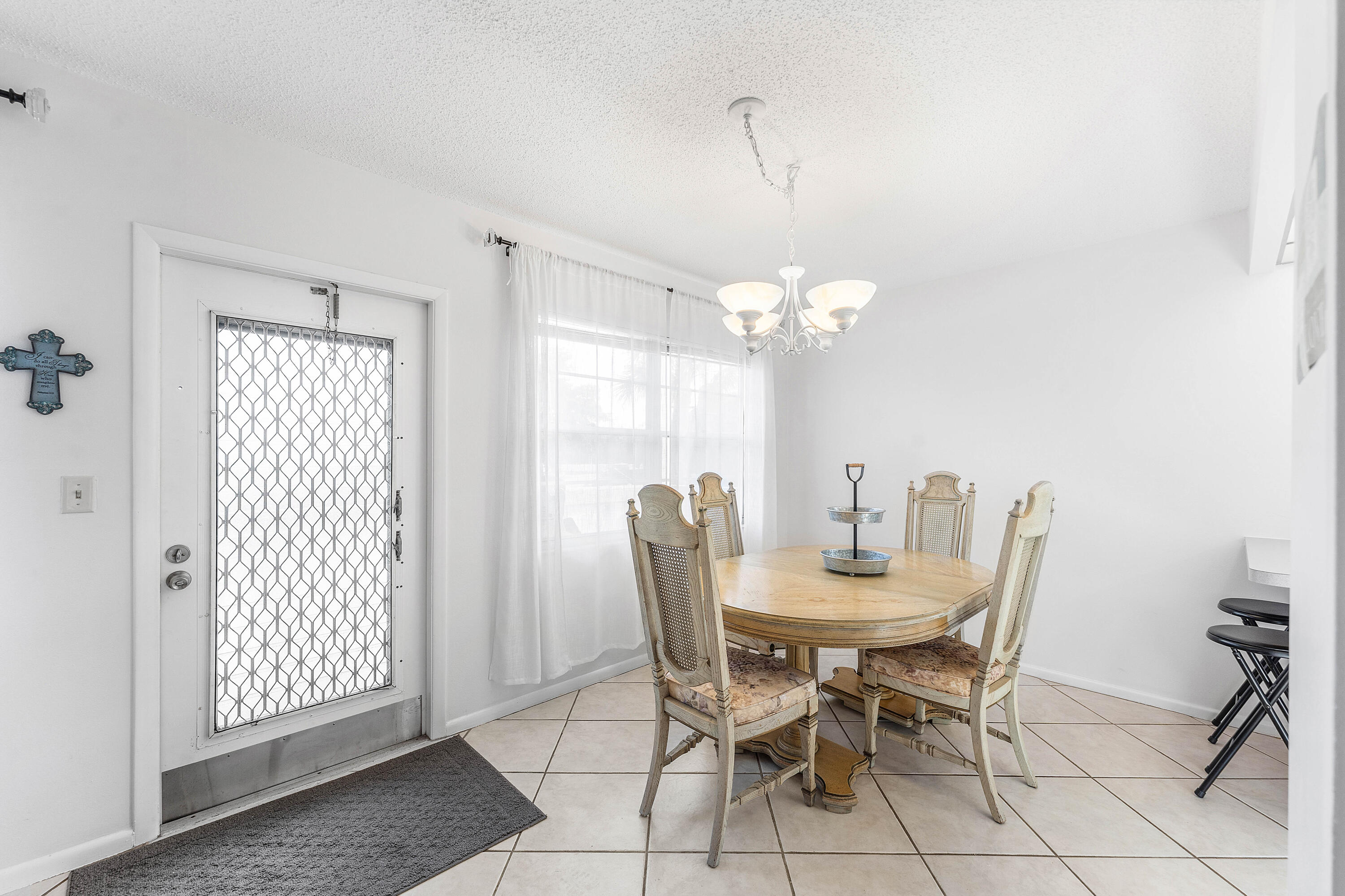 2016 Ventnor Crescent G Property Photo 4
