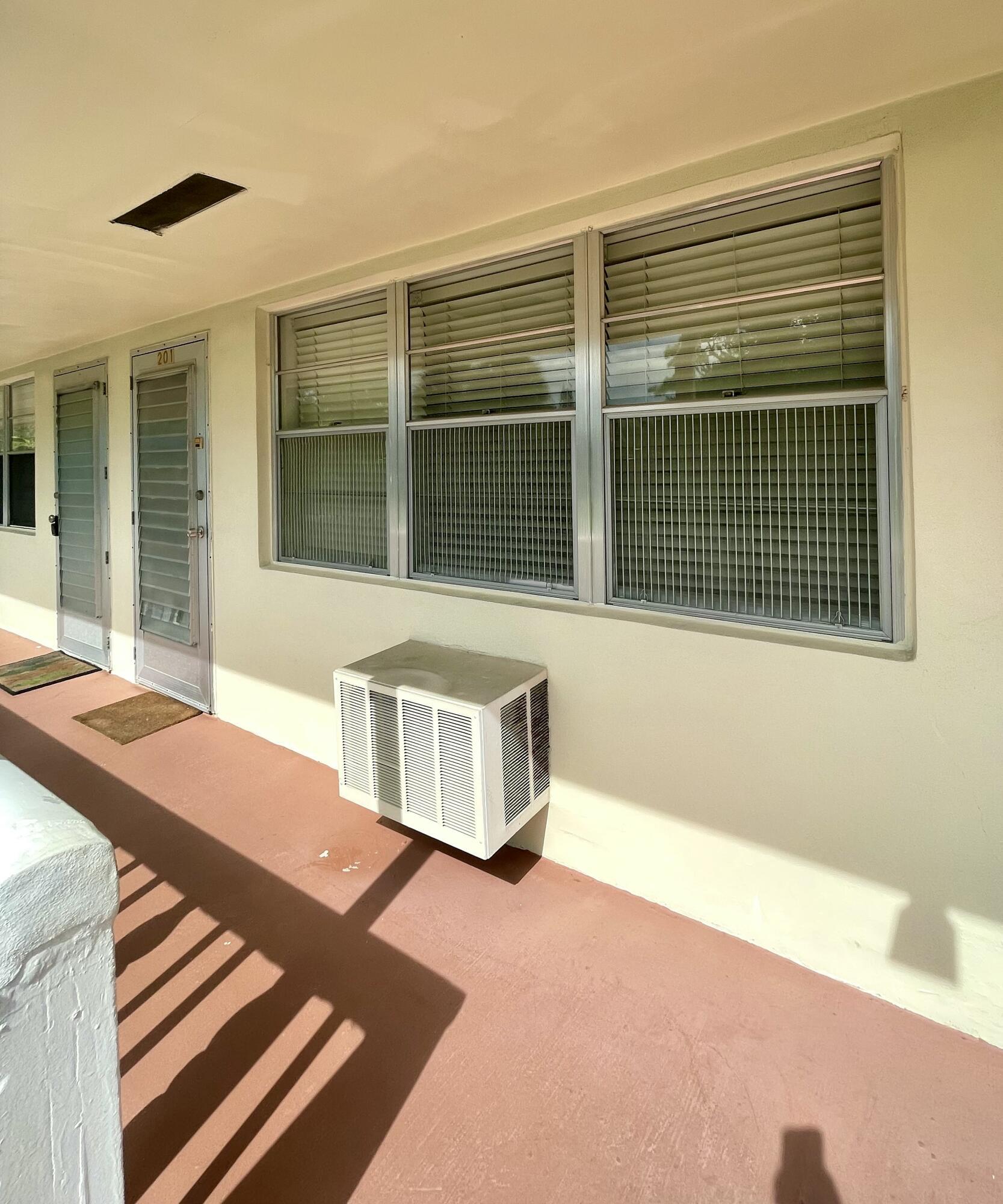 201 Canterbury I Property Photo 1